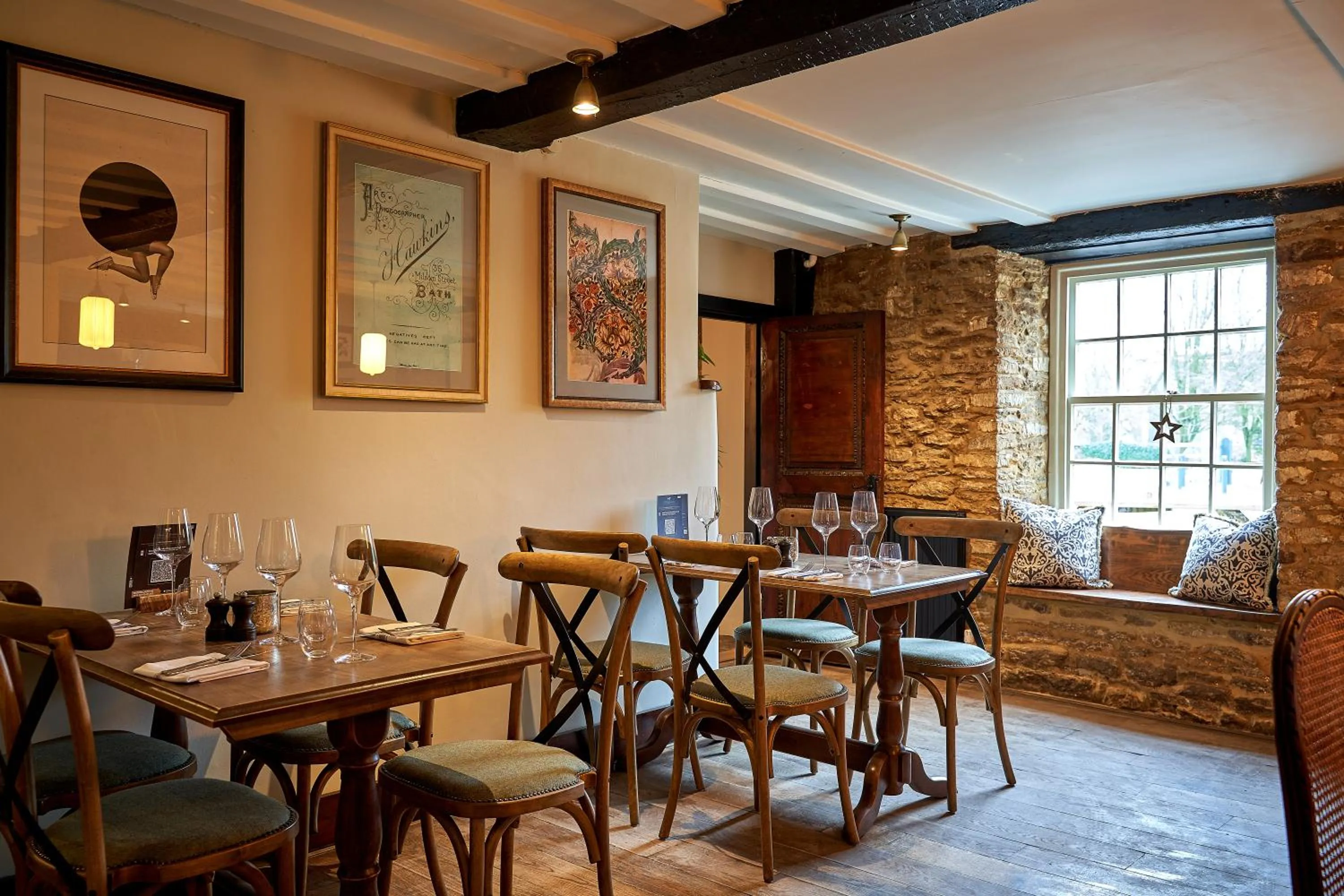 Restaurant/places to eat in The Horse And Groom Inn