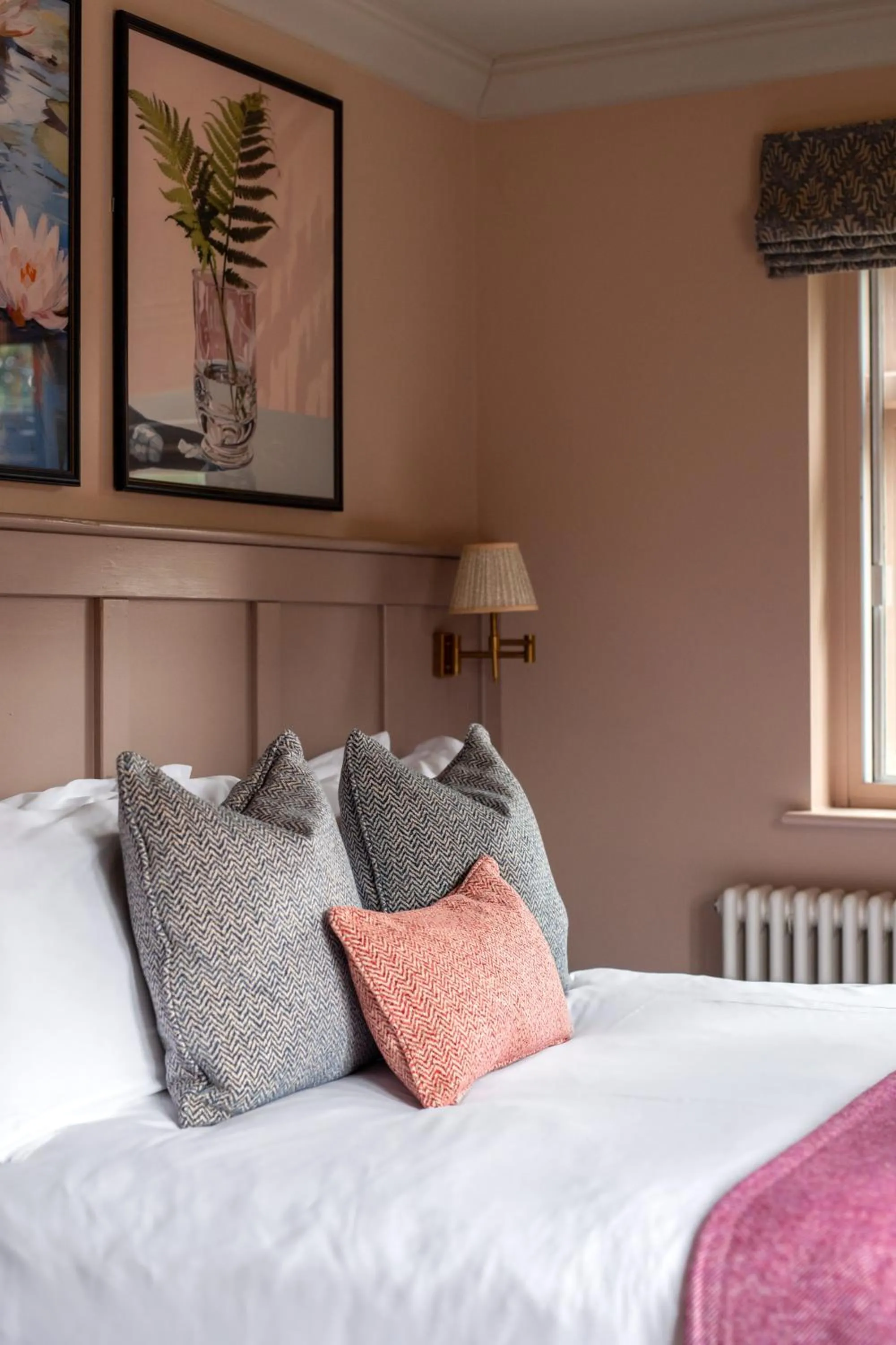 Bedroom, Bed in The Carnarvon Arms