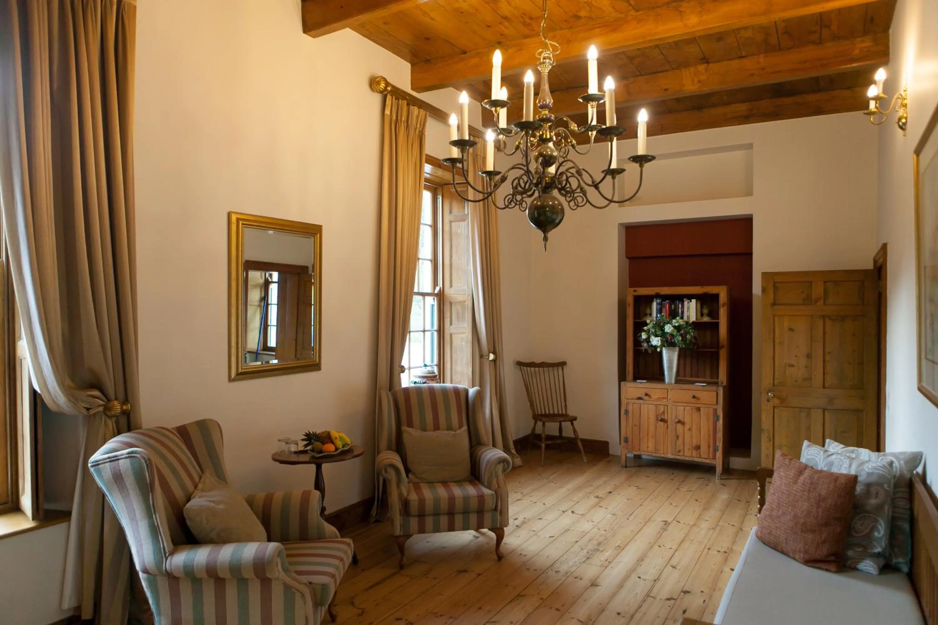 Communal lounge/ TV room in Basse Provence Country House