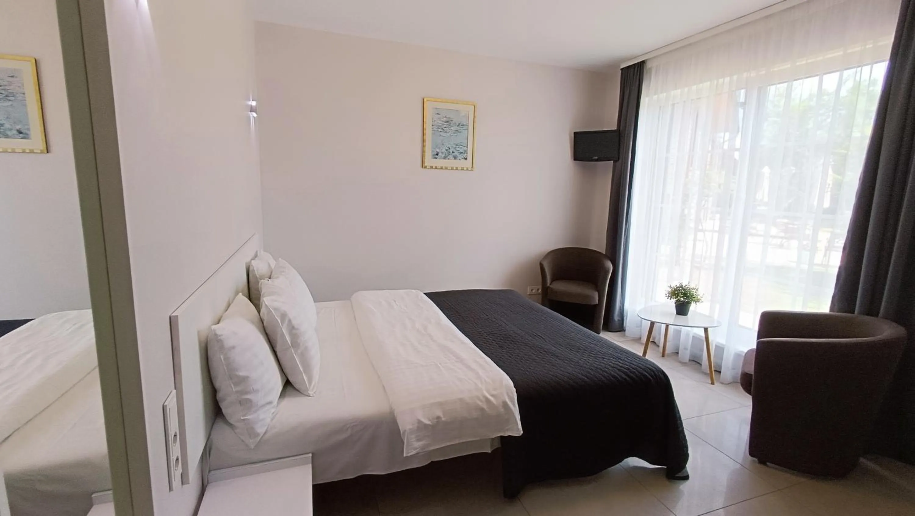 Photo of the whole room, Bed in "Trakaitis" nameliai