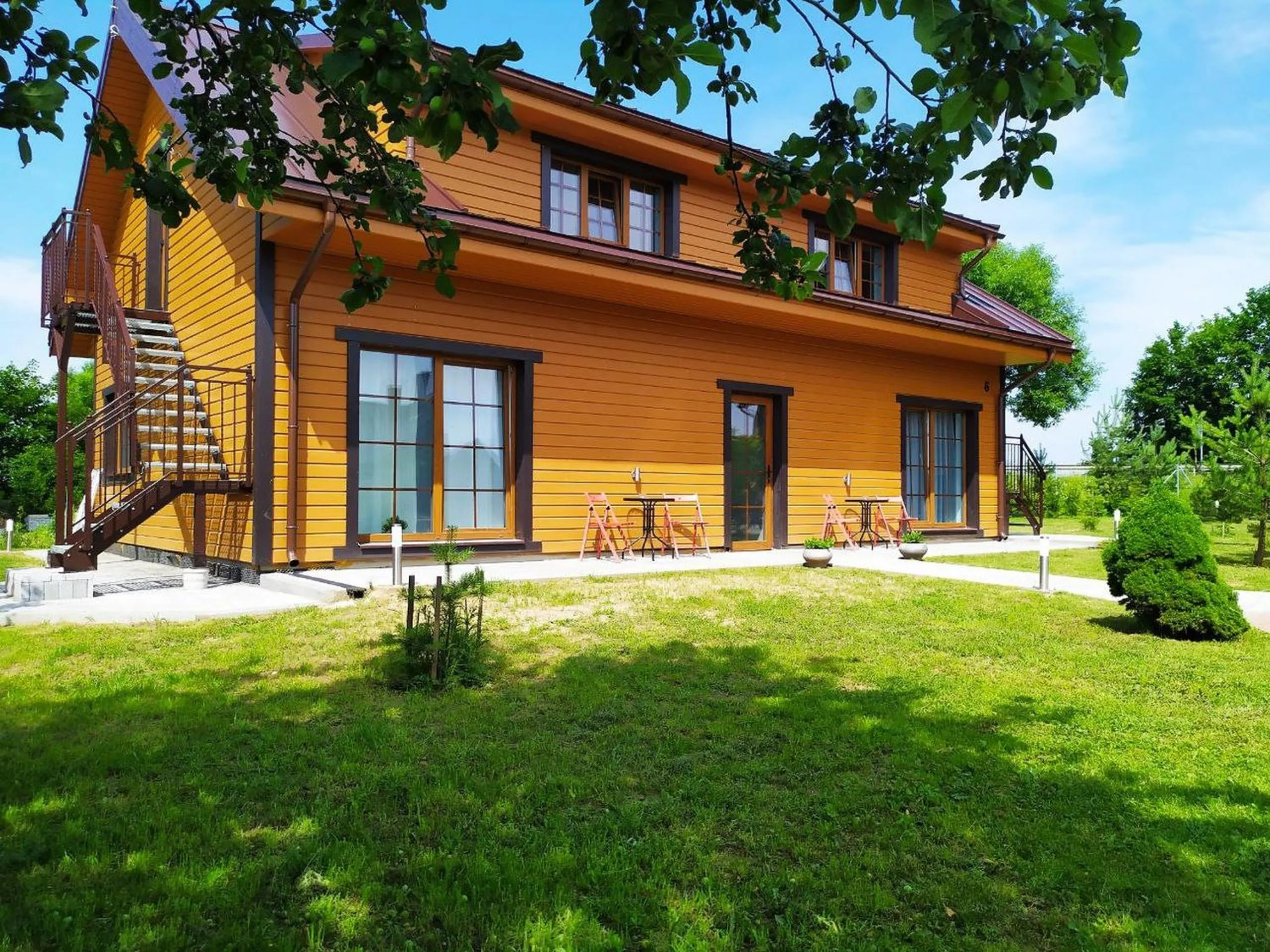 Facade/entrance in "Trakaitis" nameliai