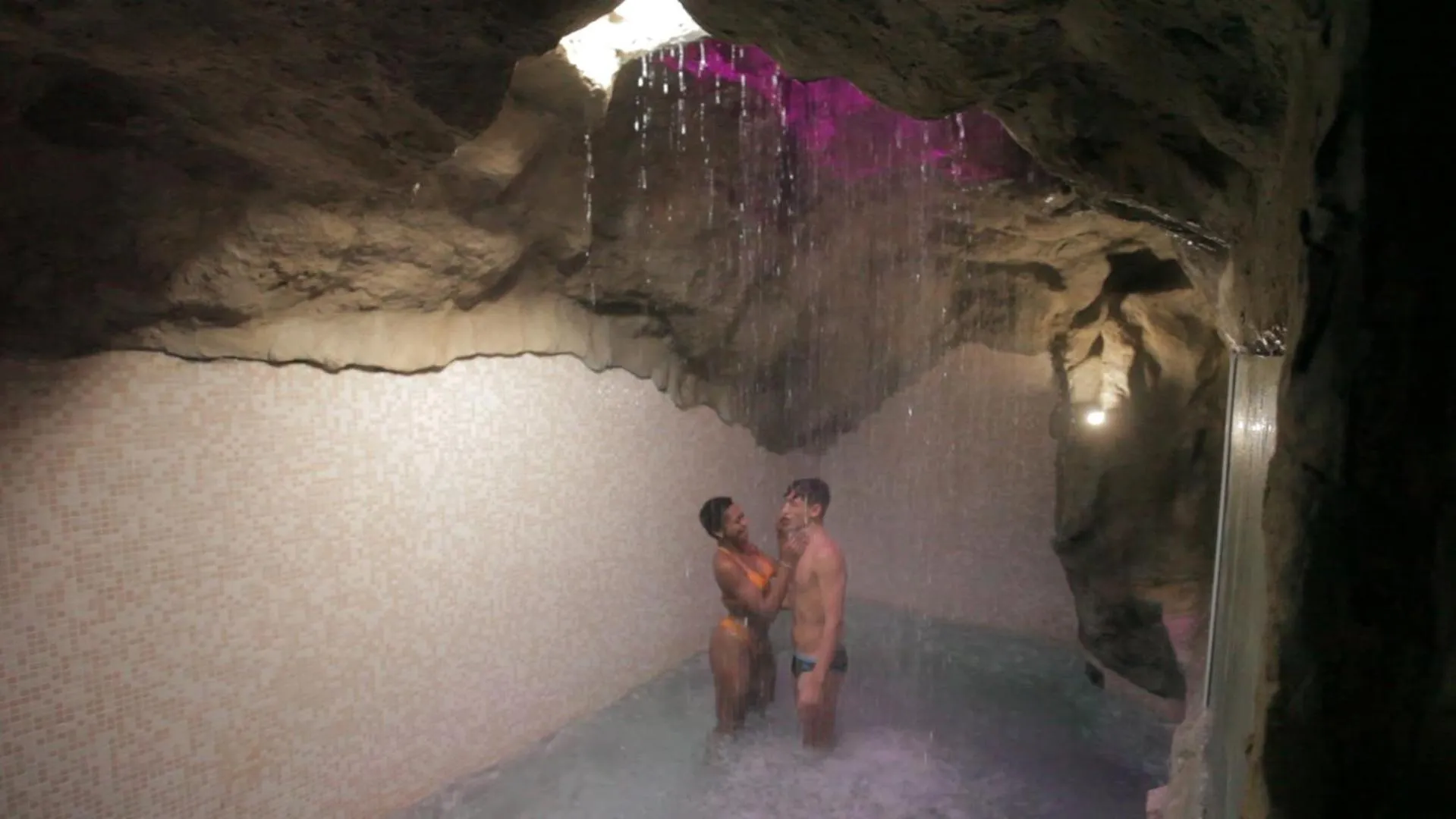 Hot Tub in Virginia Resort & Spa - Adults Only