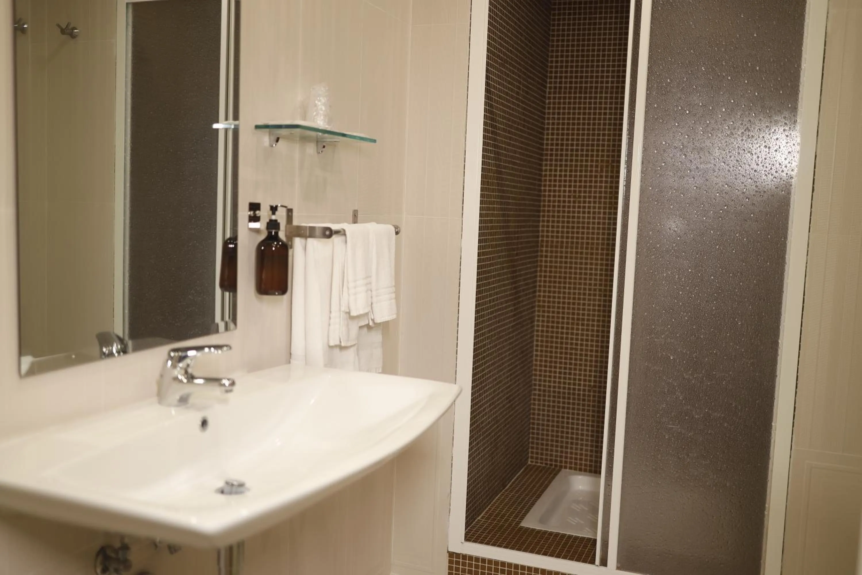 Shower in Virginia Resort & Spa - Adults Only