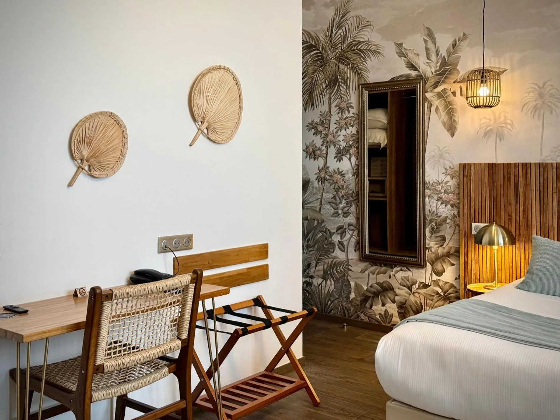 Bedroom, Bed in Le Green des Impressionnistes