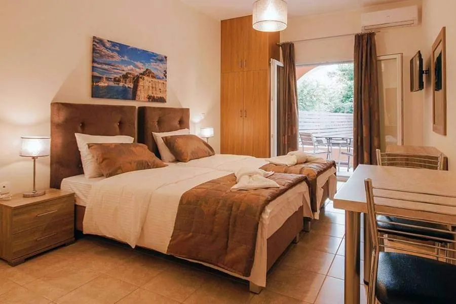 Bed in BELLA De LUX APTS