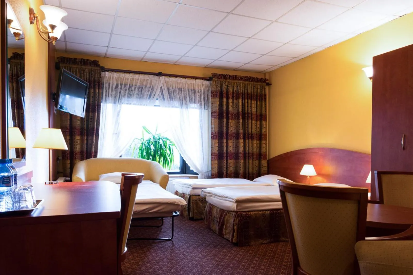 TV and multimedia, Bed in Hotel Astra Tajemniczy Ogród