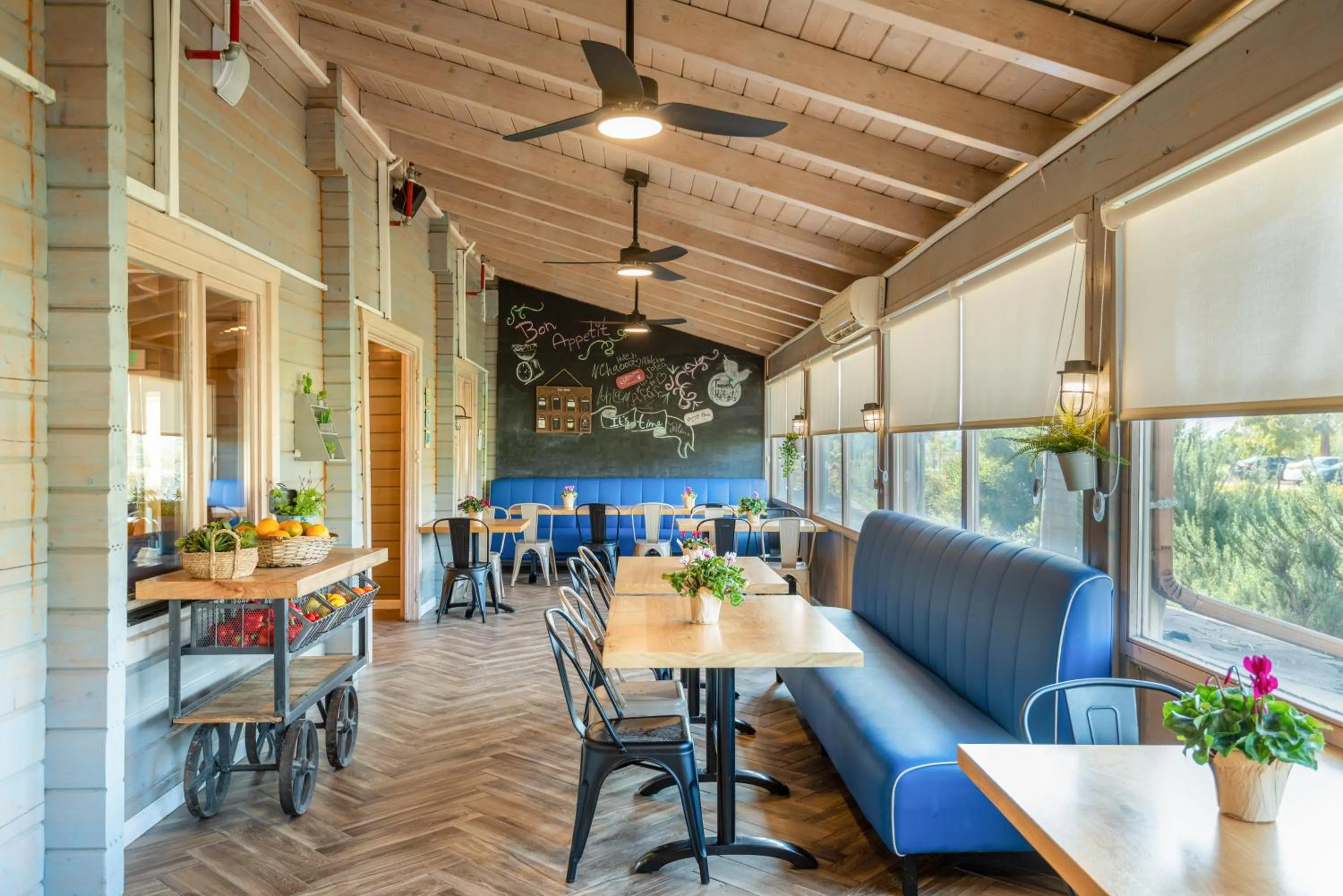 Restaurant/places to eat in The Village- Jordan Riverside Travel Hotel