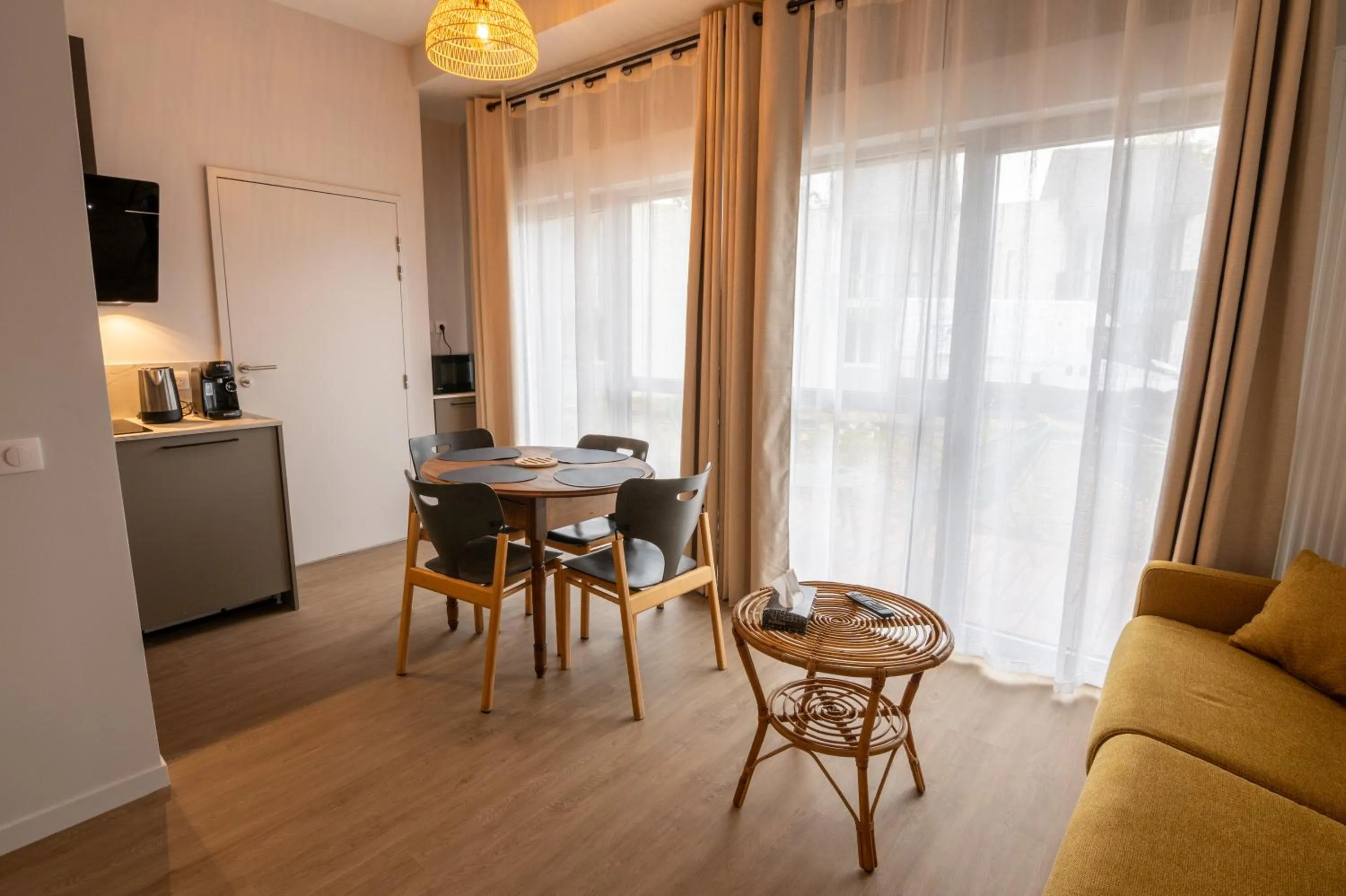 Kitchen or kitchenette in The Originals City, Ara Hôtel, Landerneau