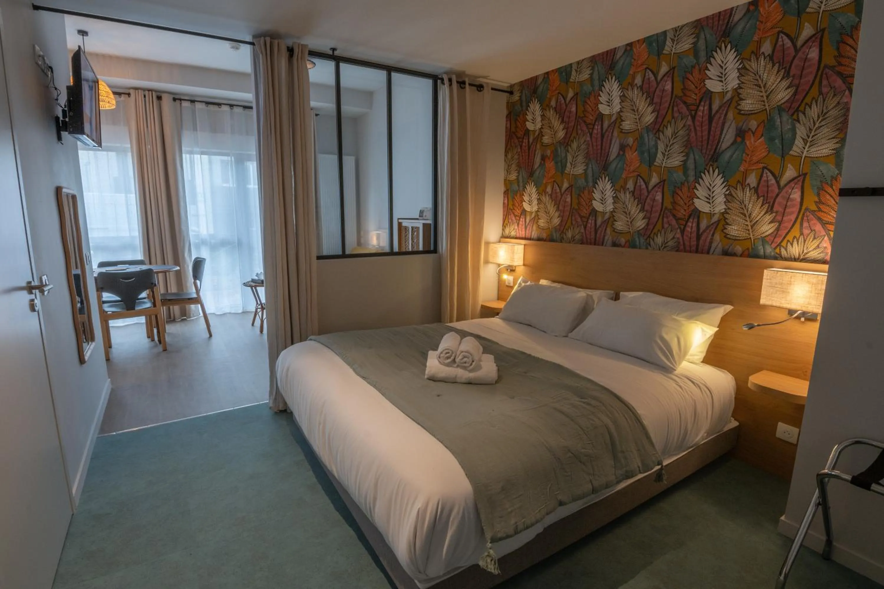 Patio, Bed in The Originals City, Ara Hôtel, Landerneau