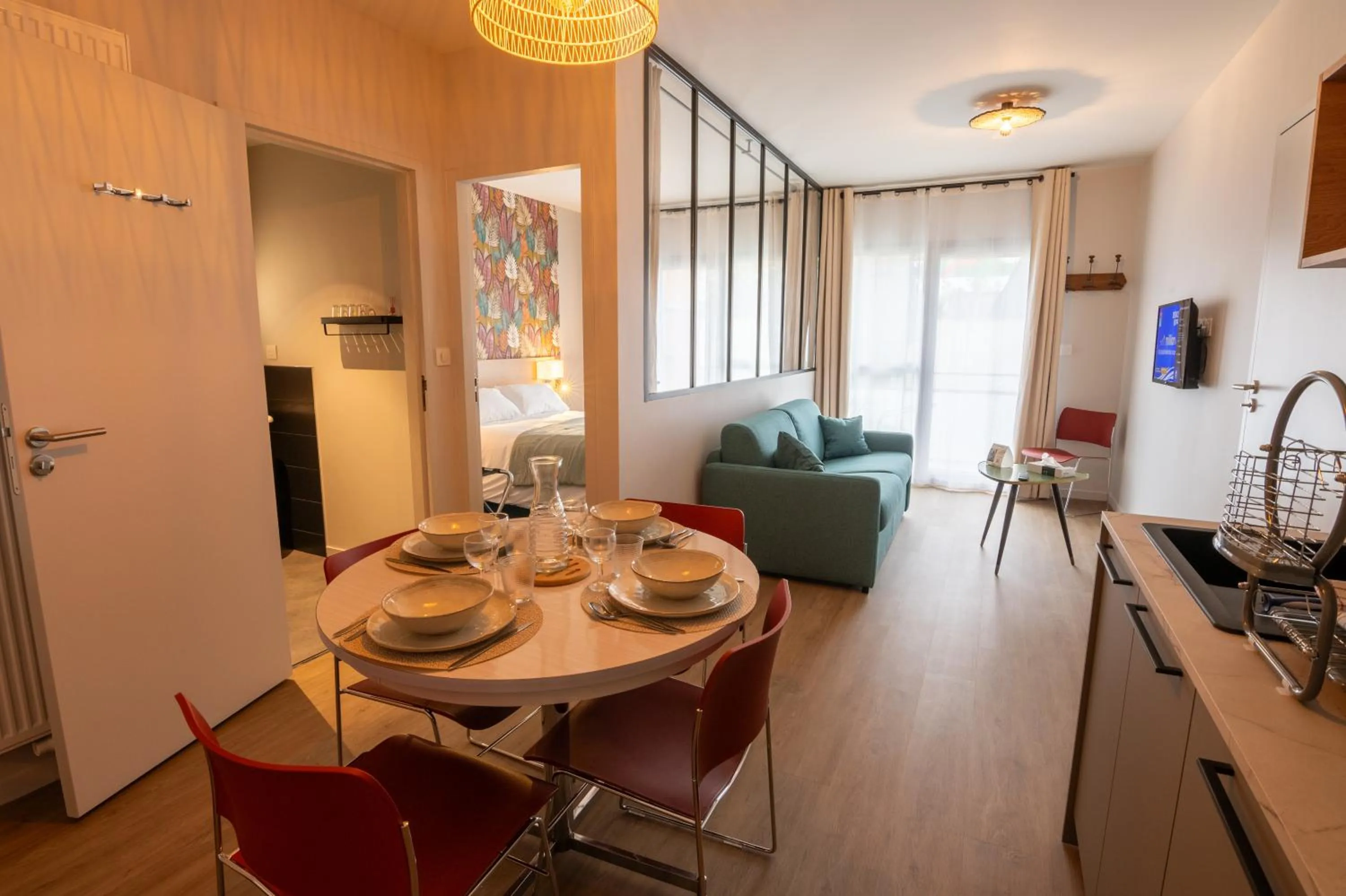 Kitchen or kitchenette in The Originals City, Ara Hôtel, Landerneau