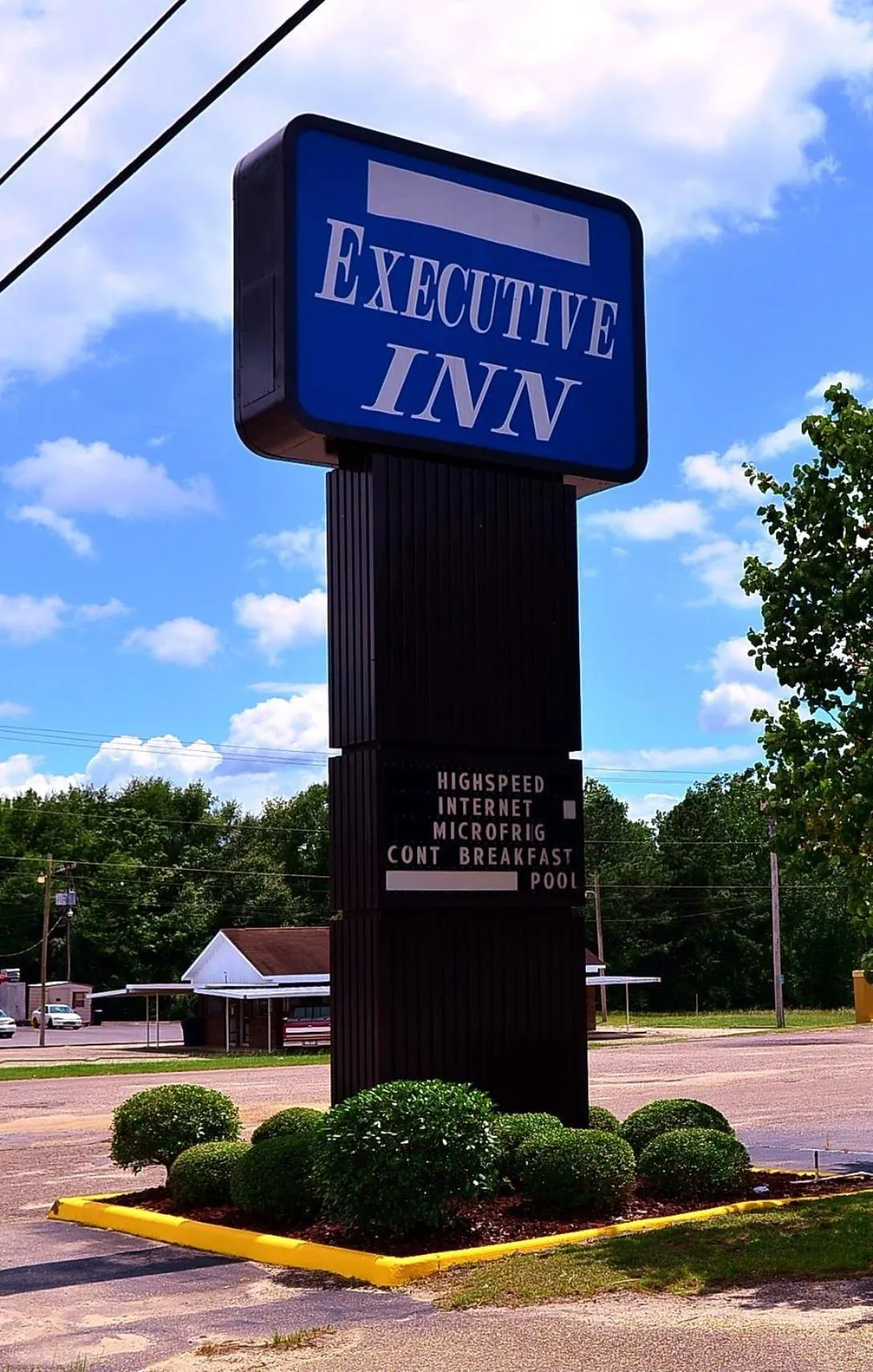 Executive Inn Opp
