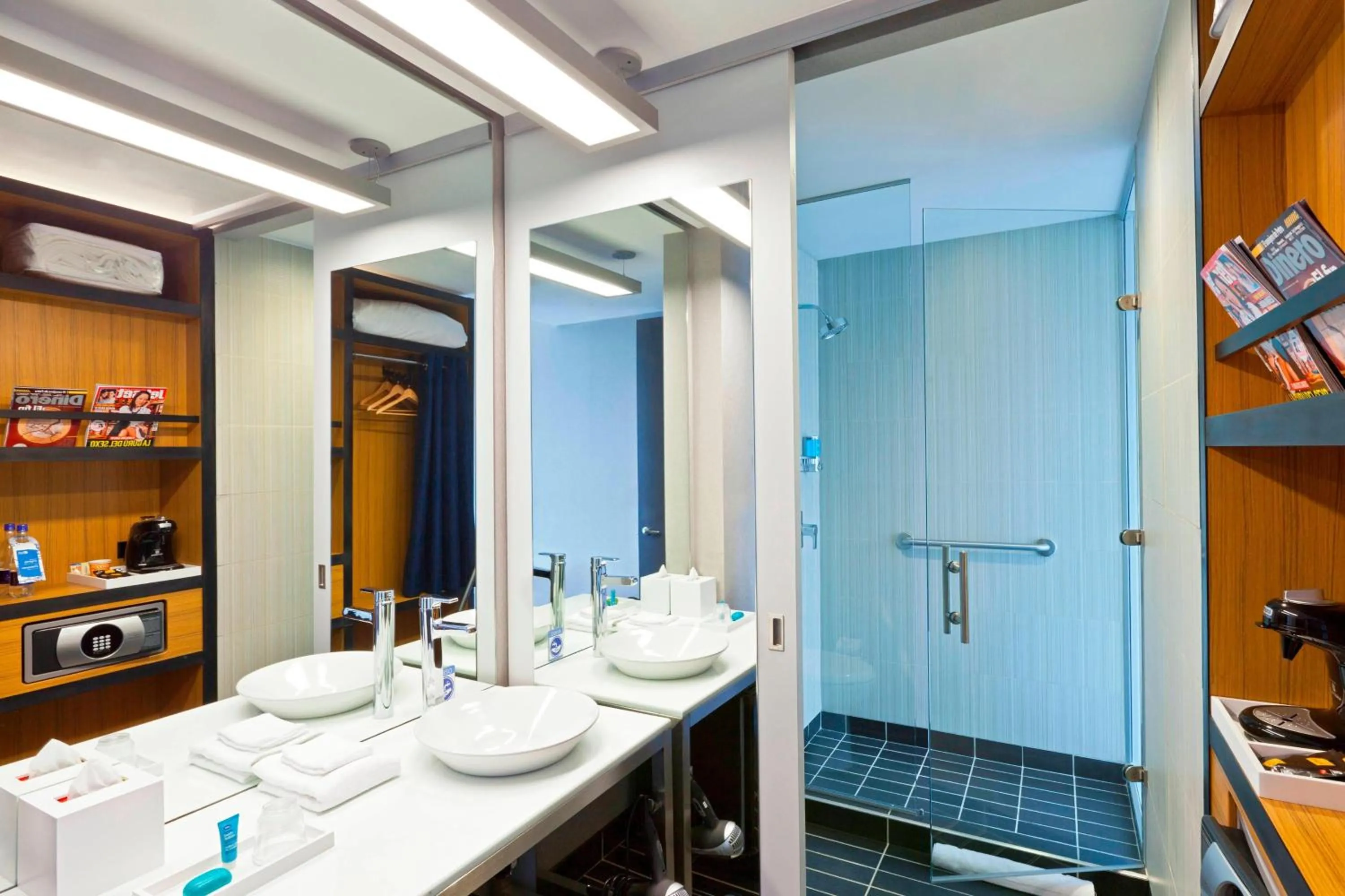 Bathroom in Aloft Bogotá Airport