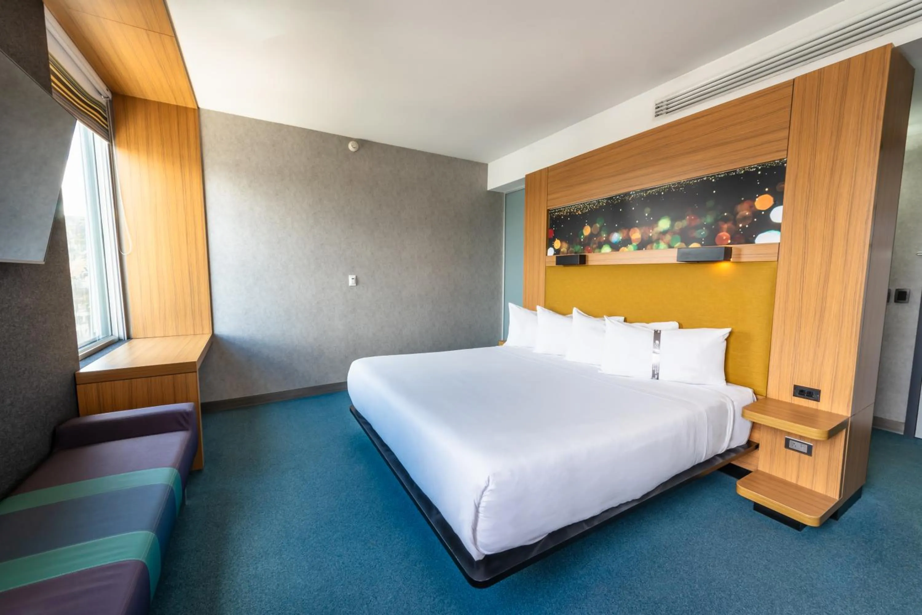 Bed in Aloft Bogotá Airport