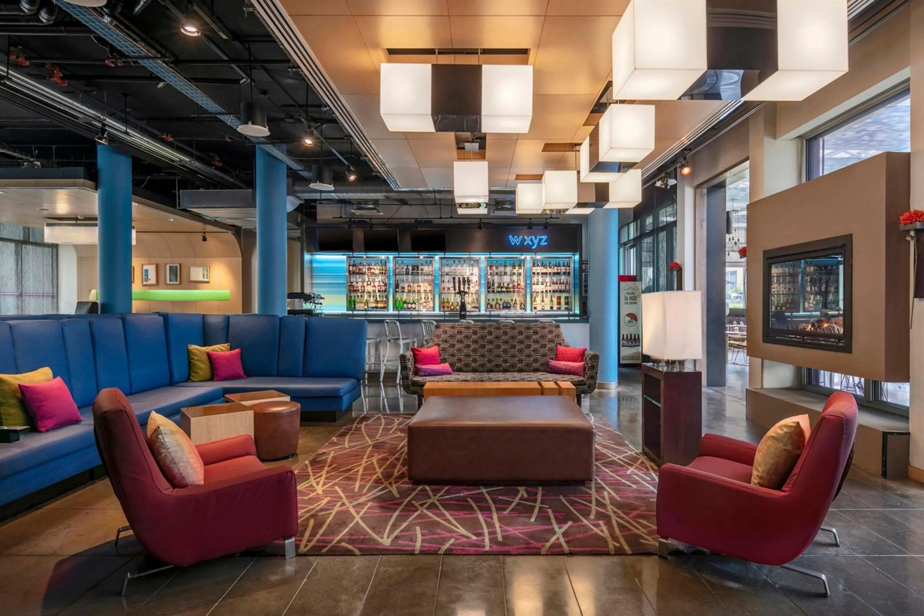 Lobby or reception in Aloft Bogotá Airport