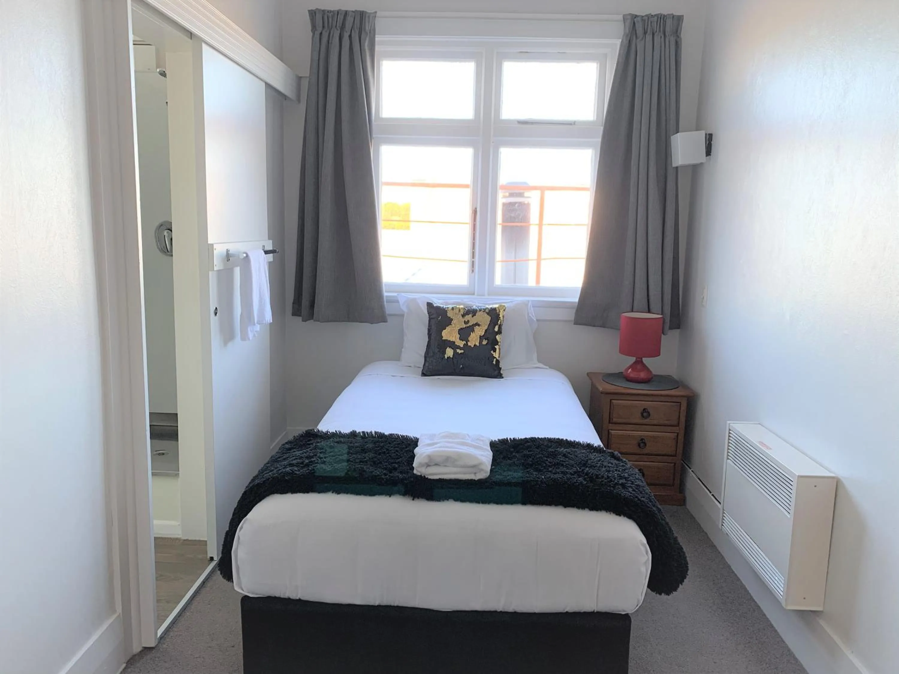 Bed in Ranfurly Hotel