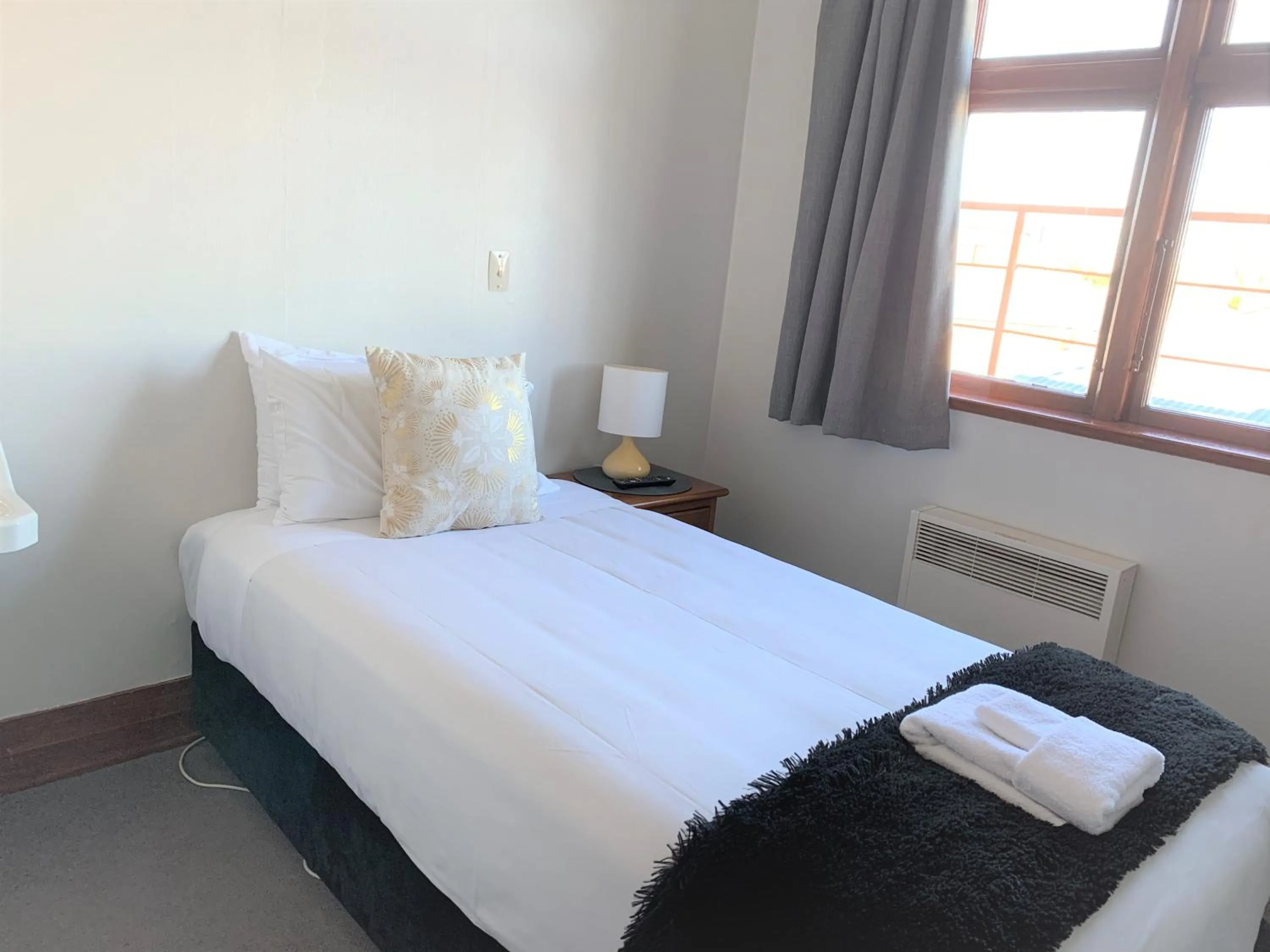 Bed in Ranfurly Hotel