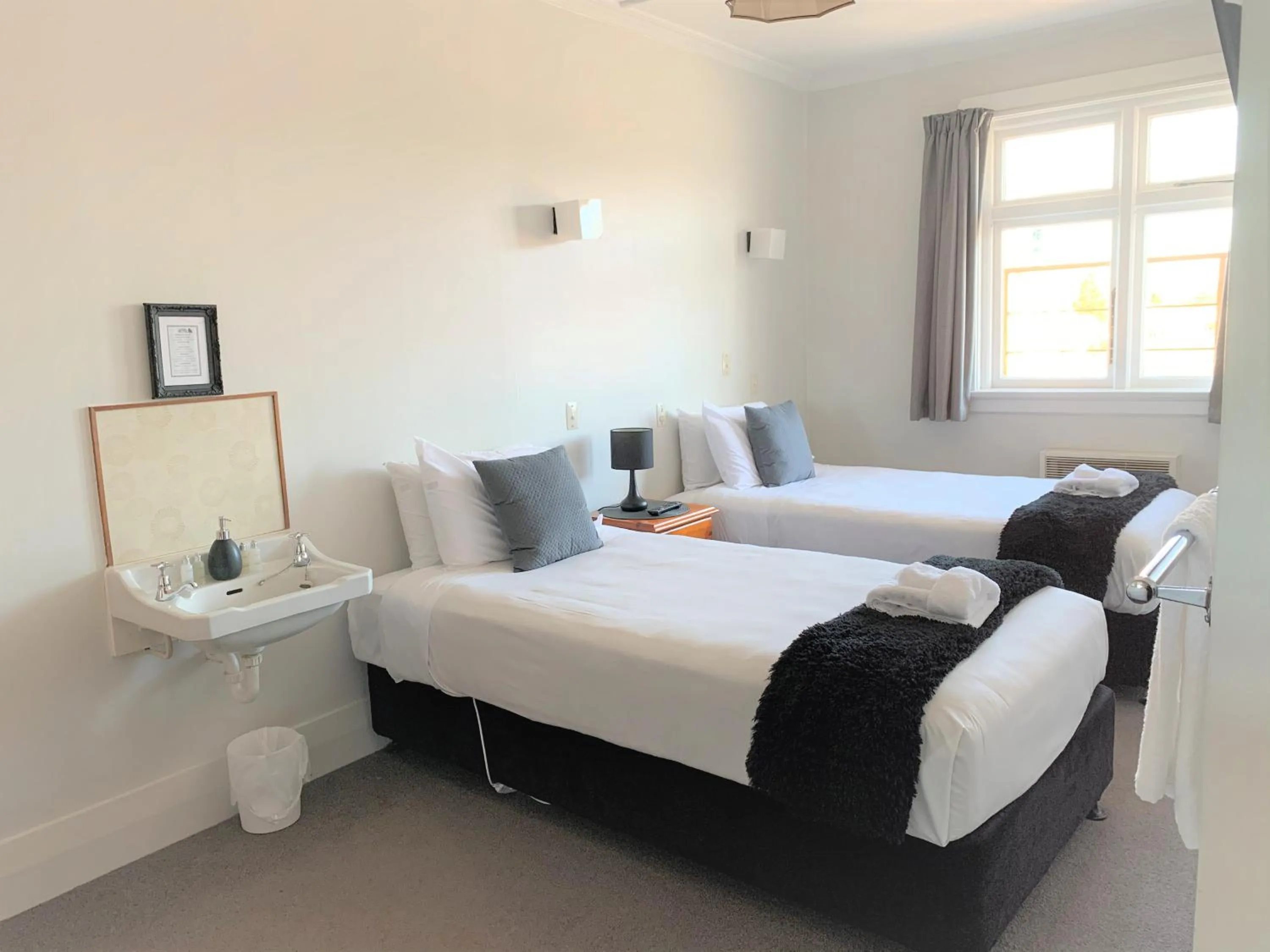 Bed in Ranfurly Hotel