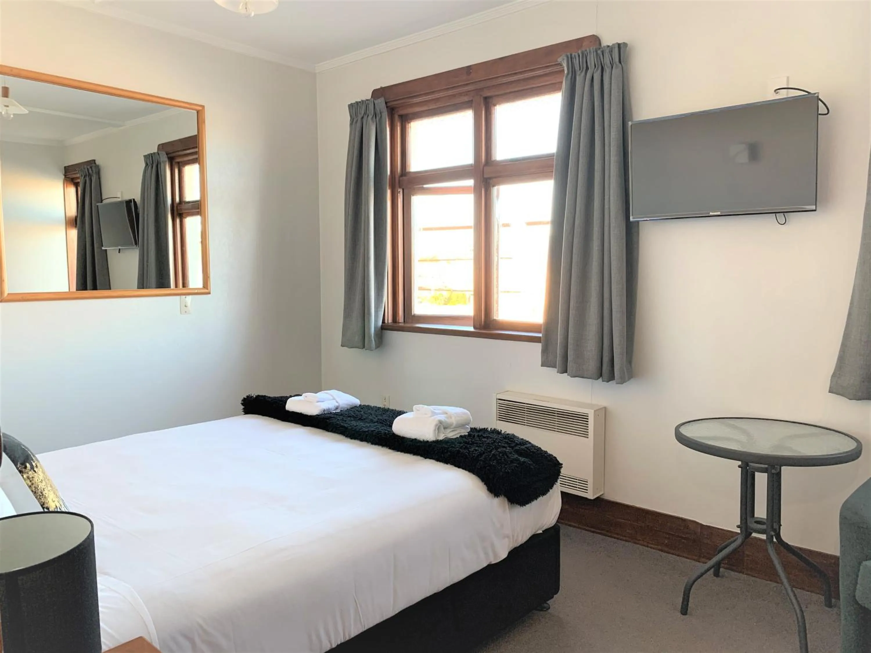 Bed in Ranfurly Hotel