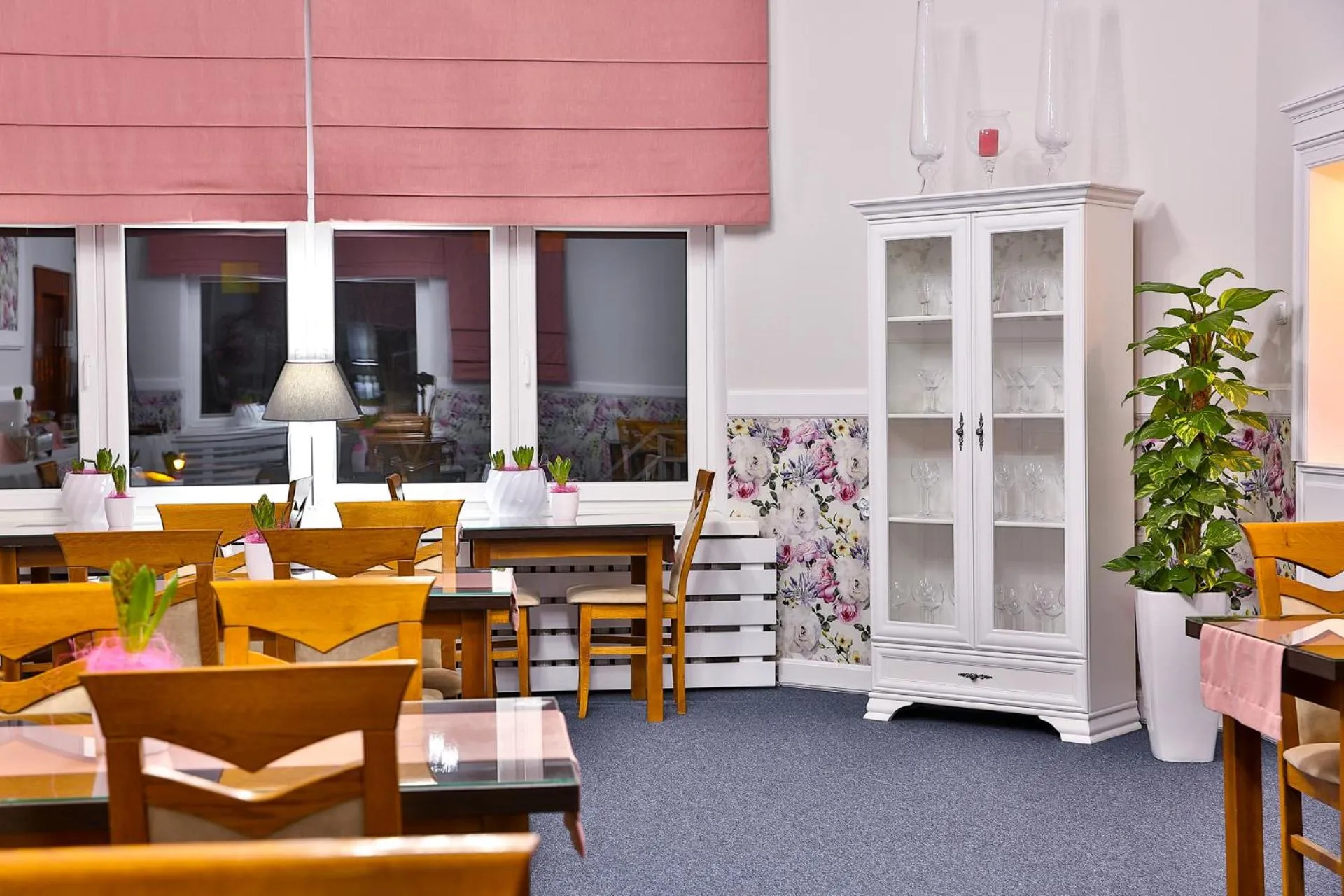 Restaurant/places to eat in Hotel Wiosna