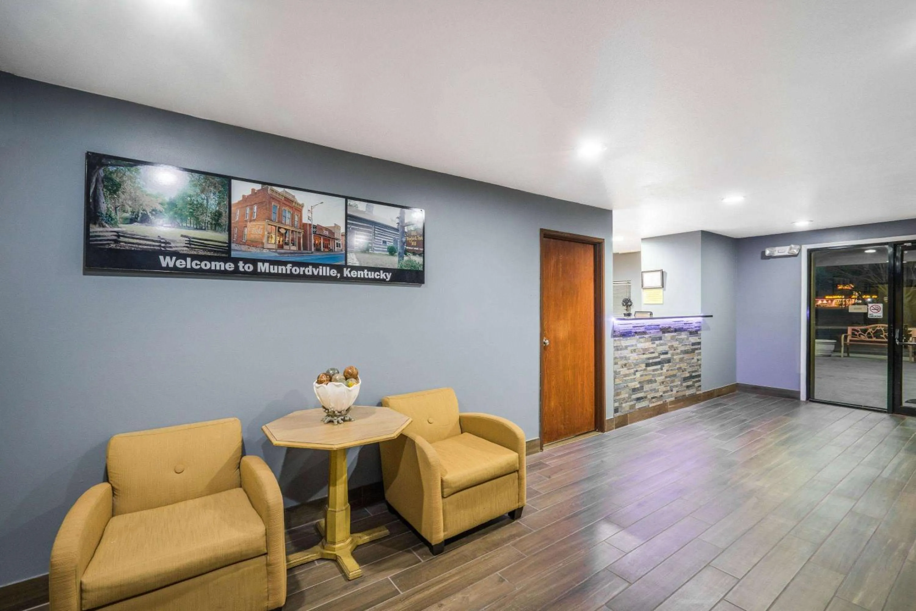 Lobby or reception in Super 8 by Wyndham Munfordville KY