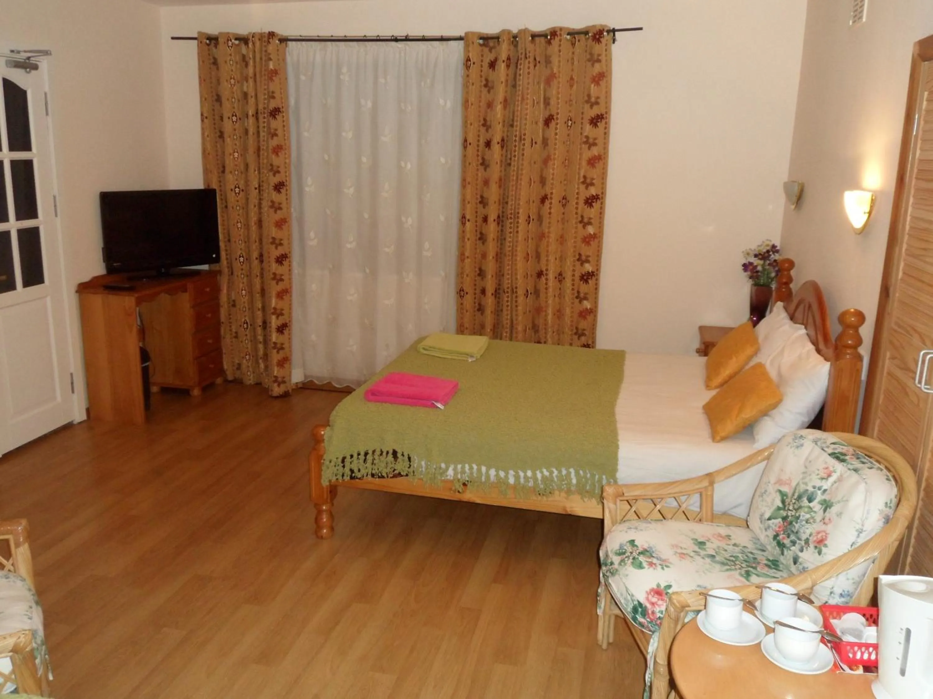 Bed in Stansted Airport Lodge