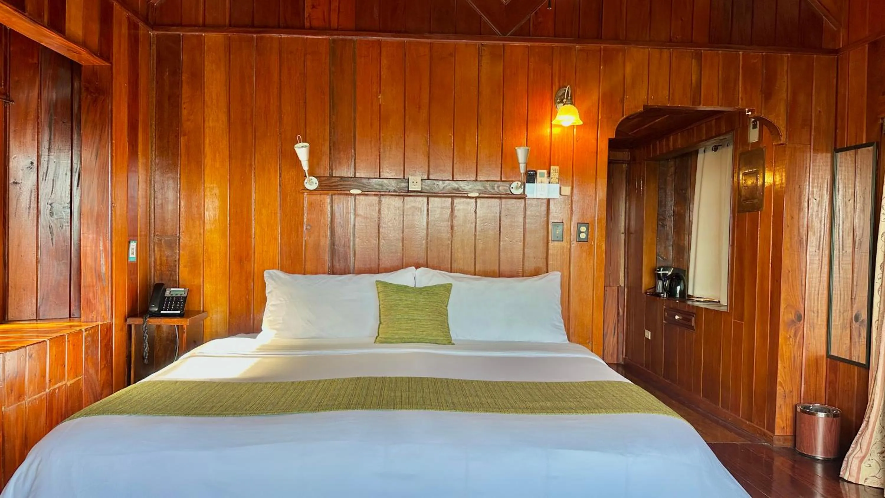 Bedroom, Bed in Palau Carolines Resort