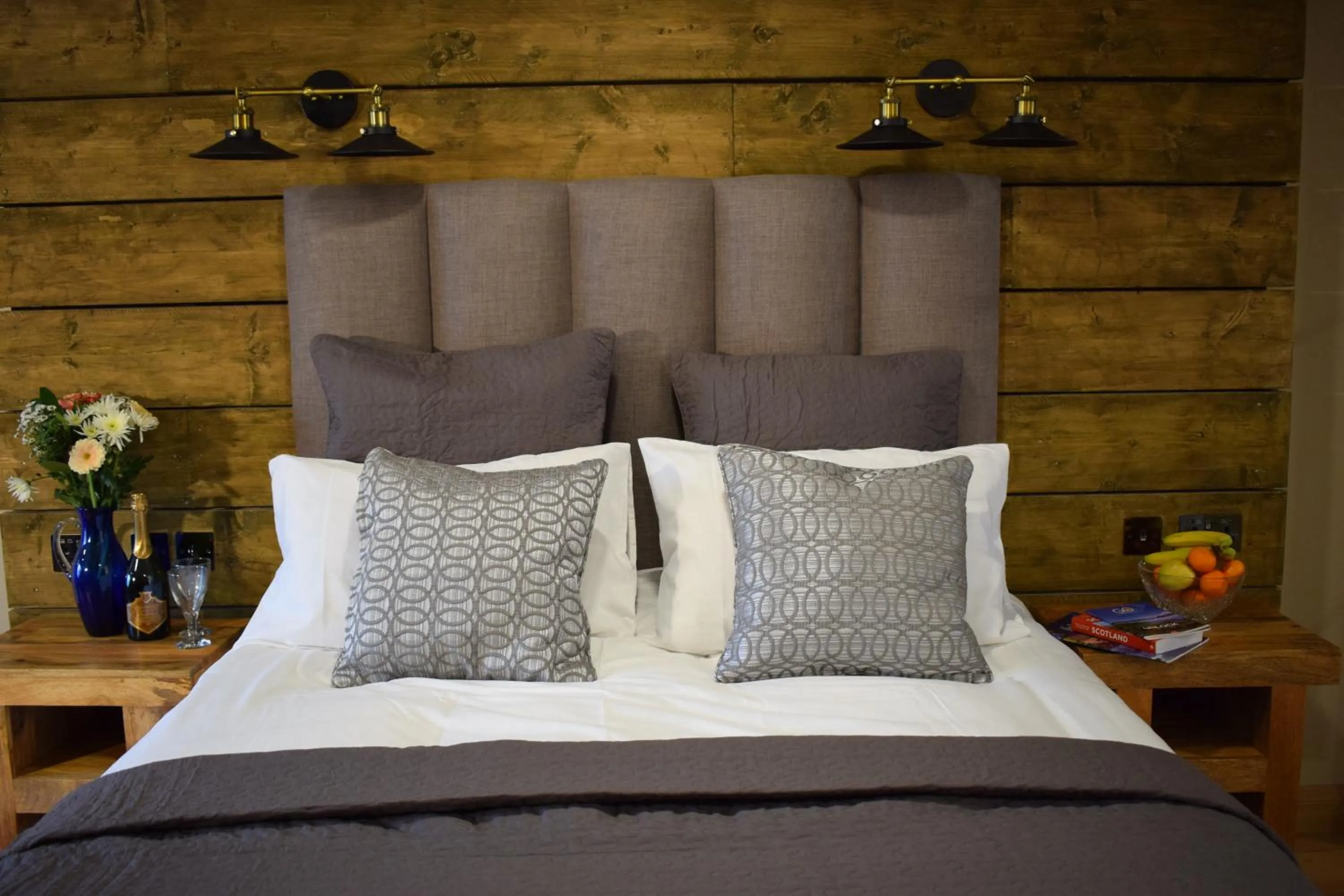 Bedroom, Bed in The Corran