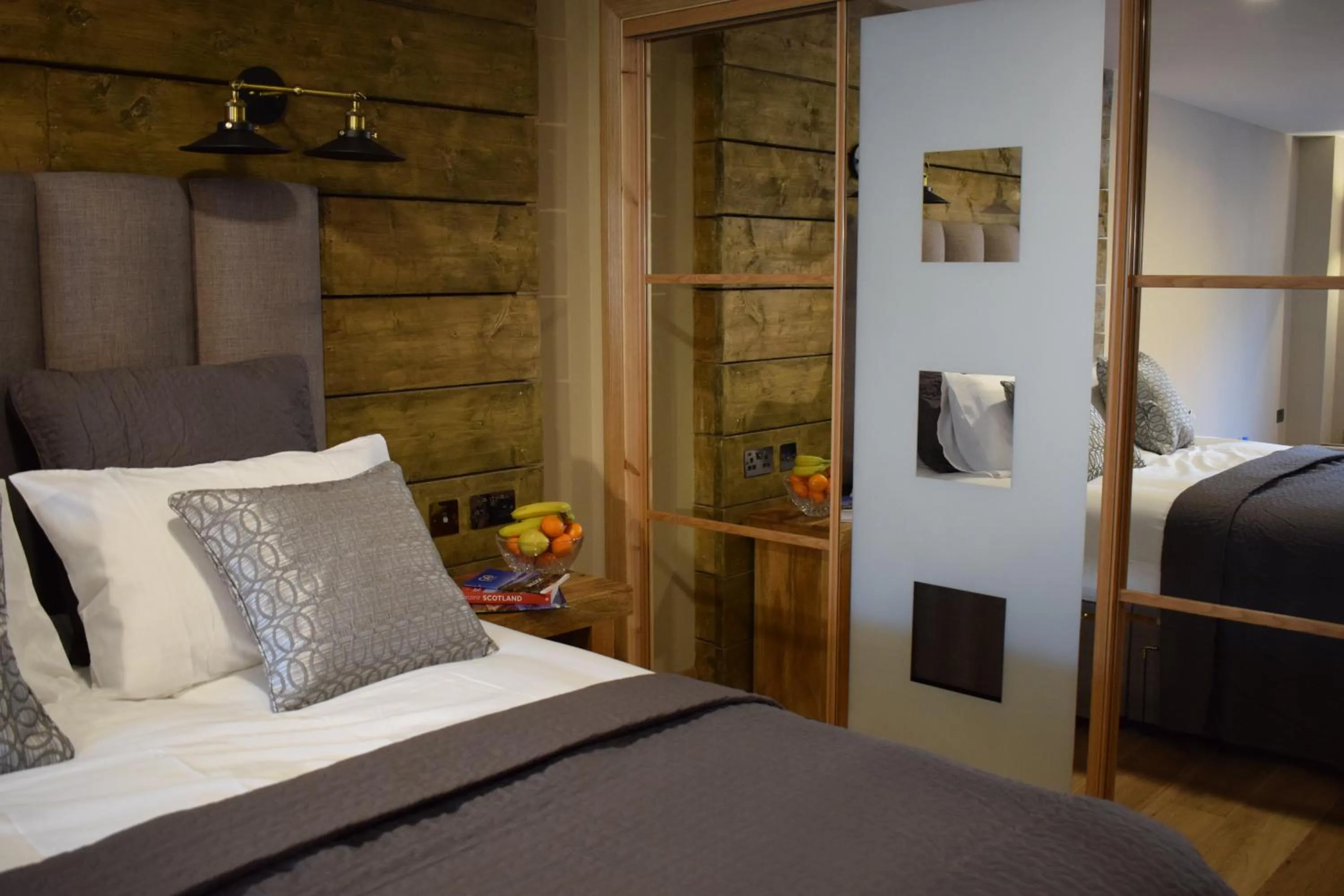 Bedroom, Bed in The Corran