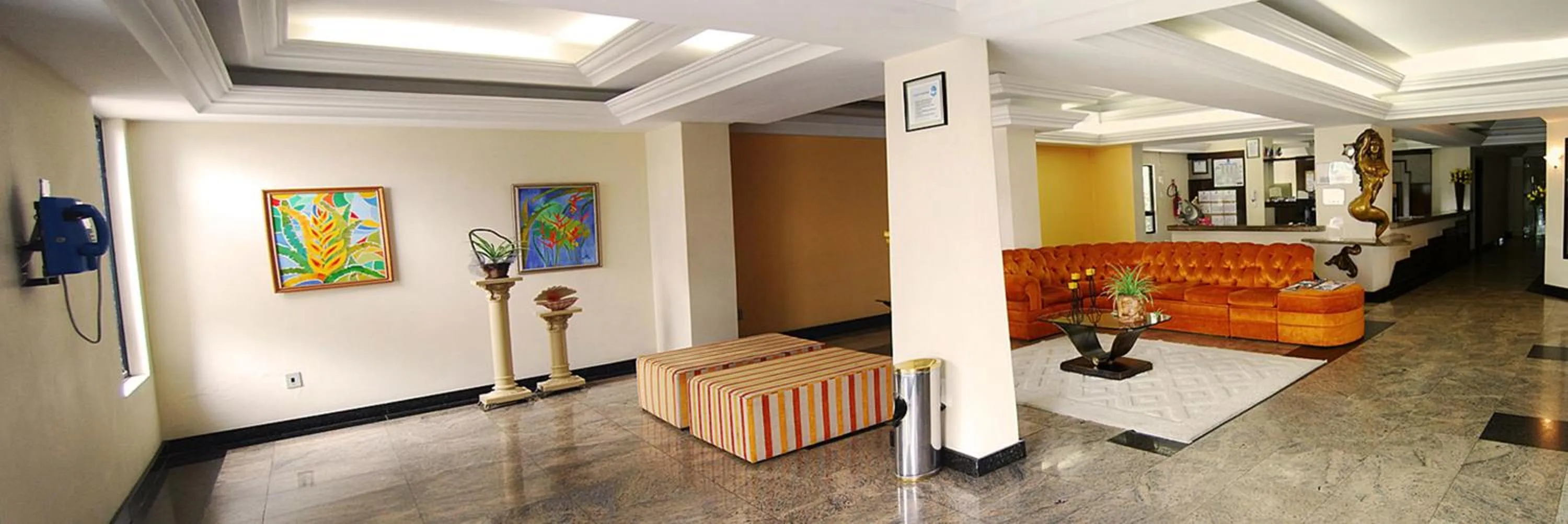 Communal lounge/ TV room in Hotel Praia da Sereia