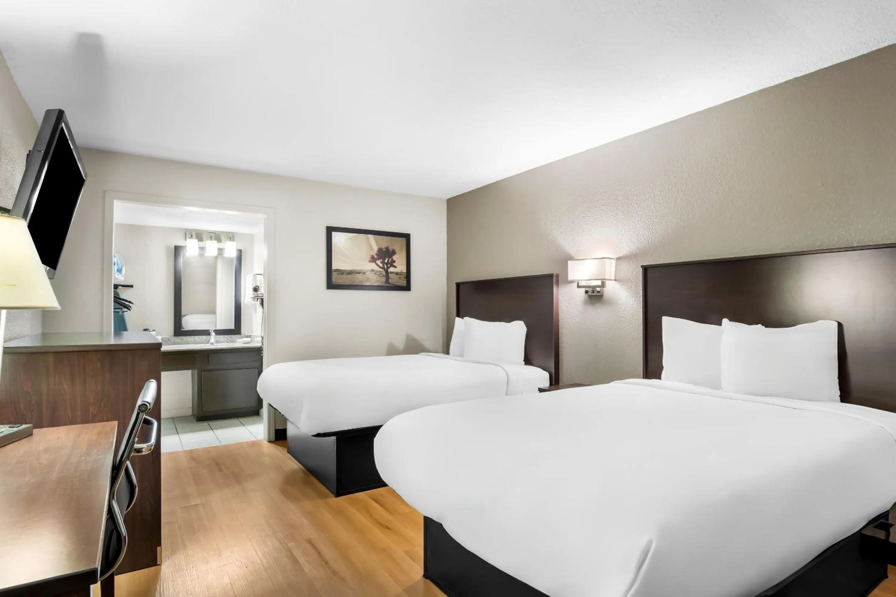 Bed in Rodeway Inn Waco Downtown near University