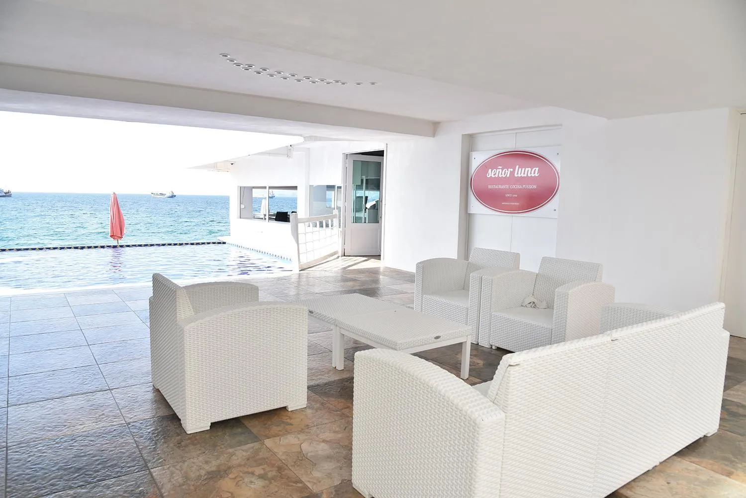 Restaurant/places to eat in Best Western Plus Luna del Mar