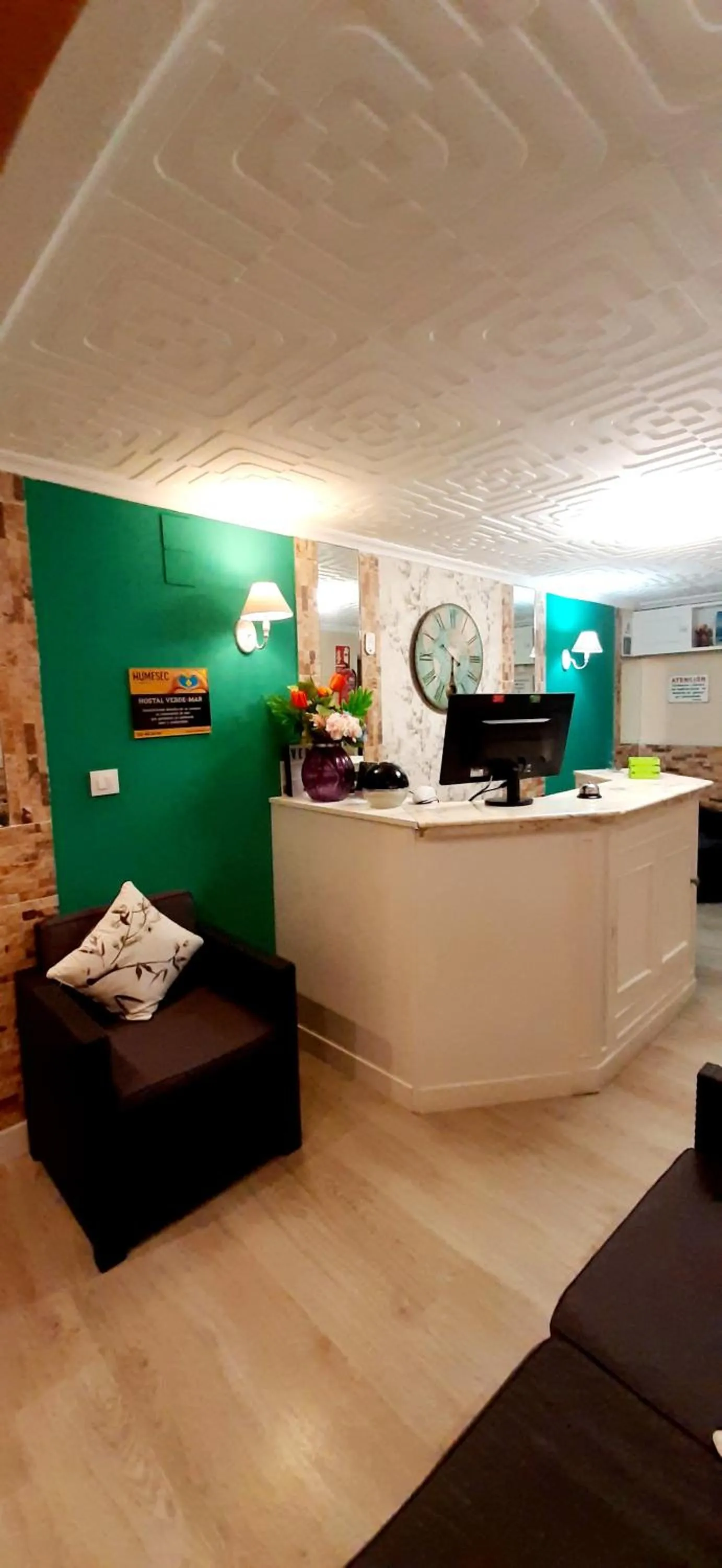 Seating area in Hostal Verdemar