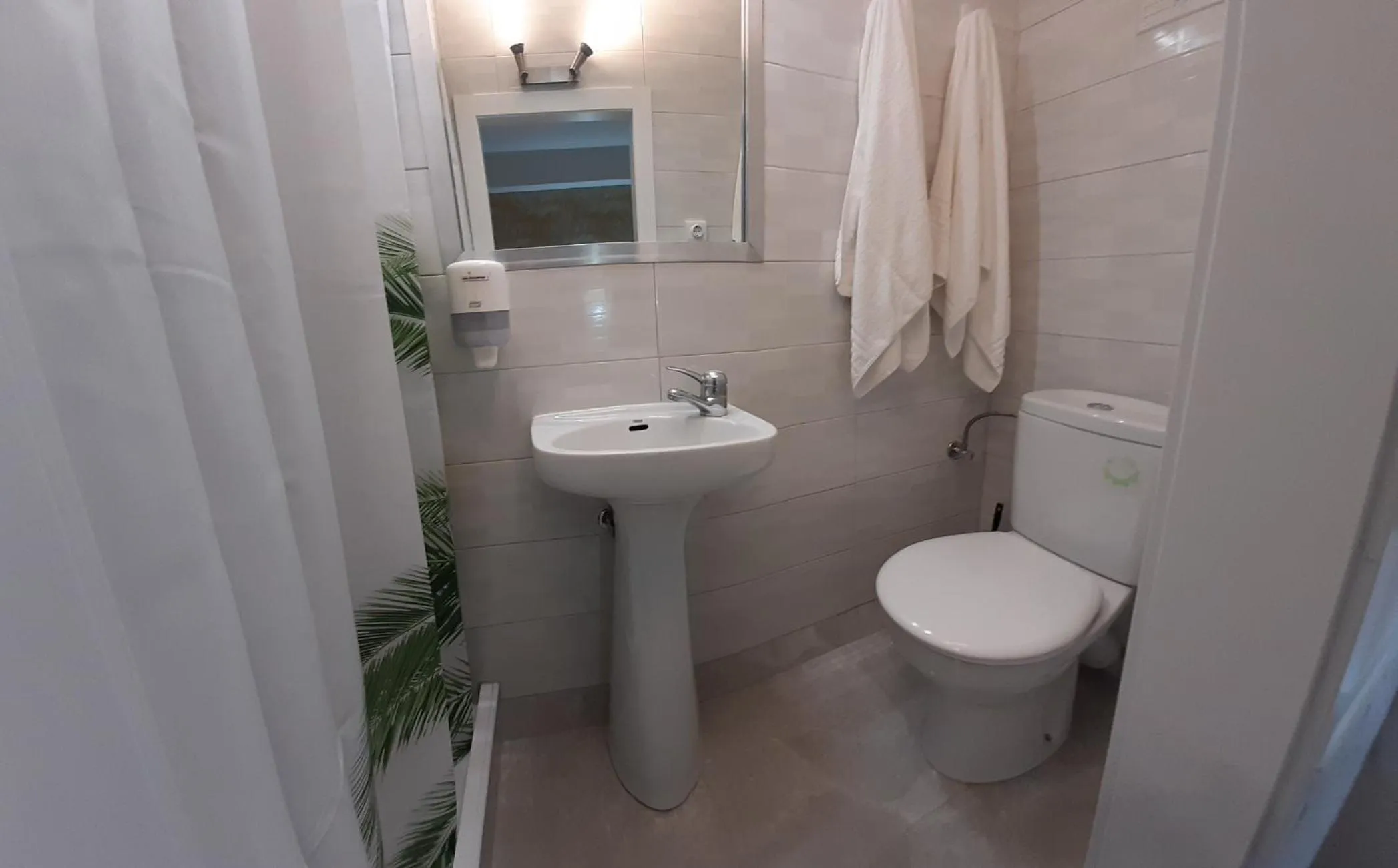 Bathroom in Hostal Verdemar