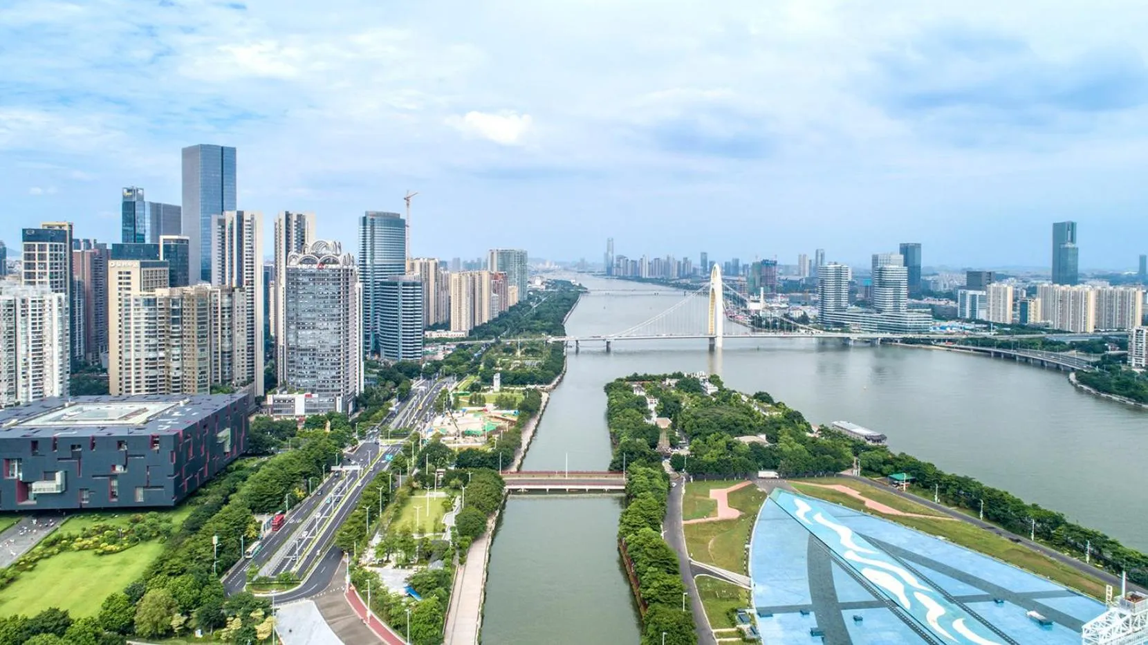 Nearby landmark in Guangzhou Wogo Yuanbao Hotel-Zhujiang New Town