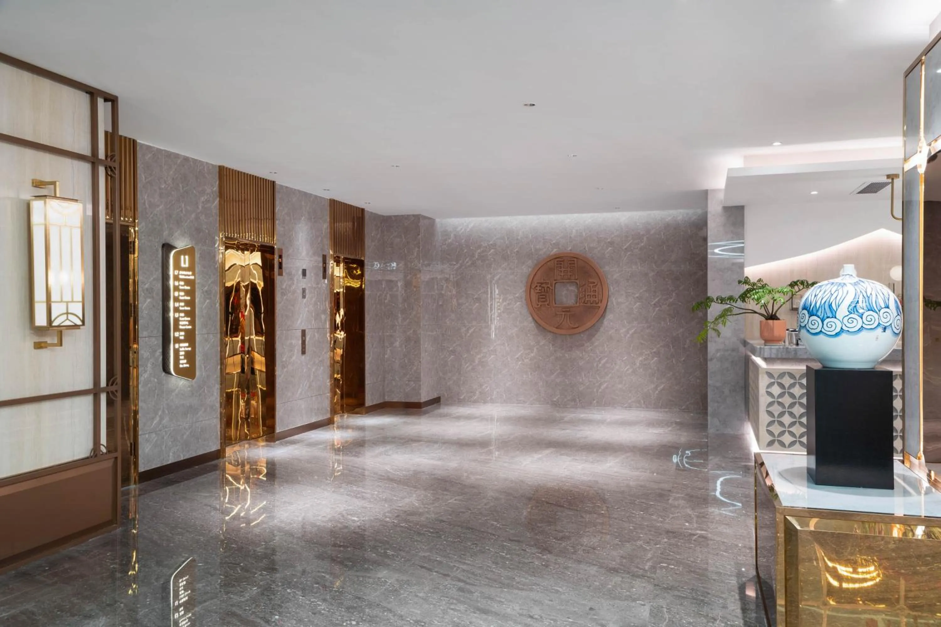 elevator in Guangzhou Wogo Yuanbao Hotel-Zhujiang New Town