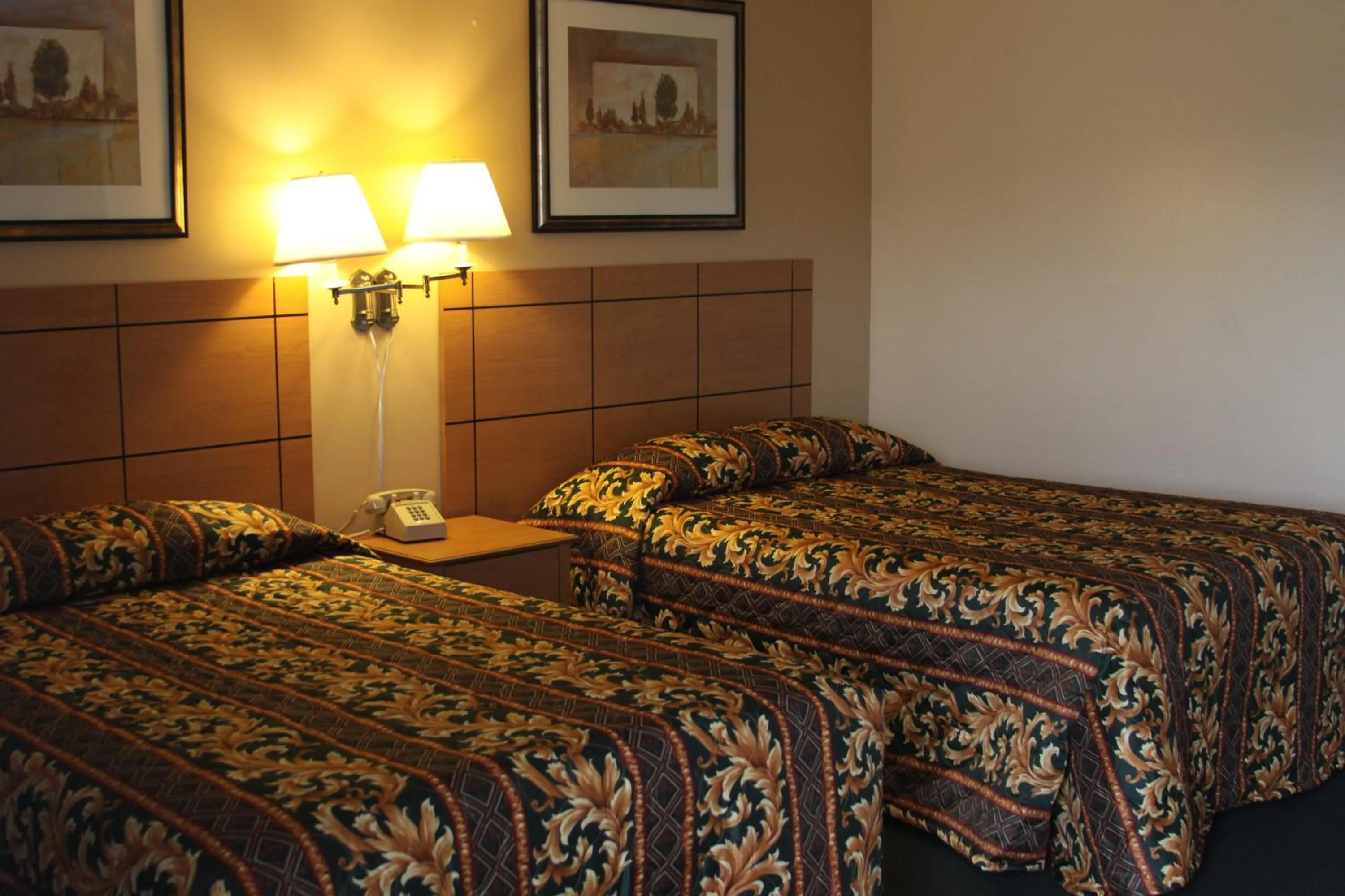 Bedroom, Bed in New Relax Inn Bridgeview