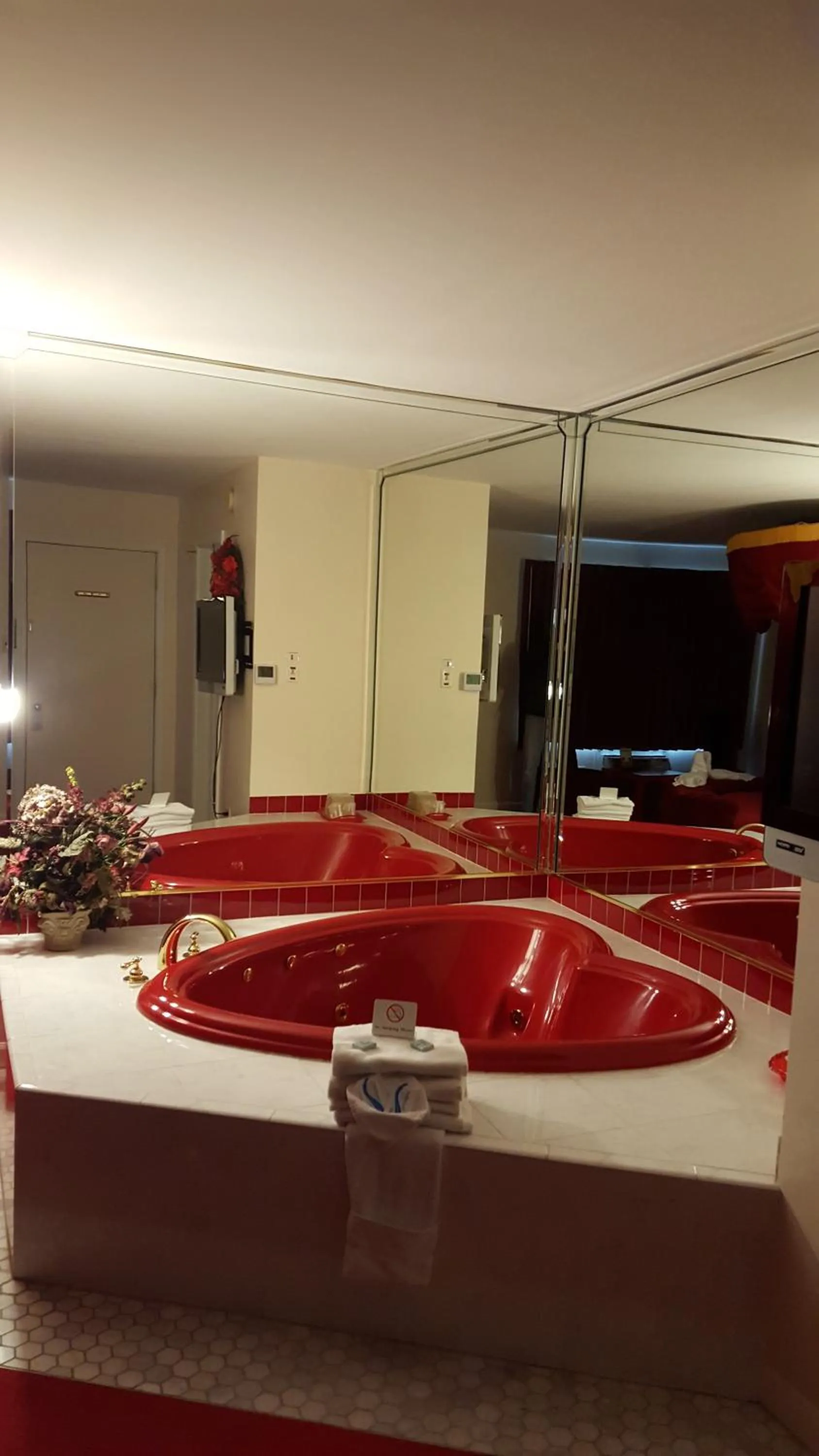 Decorative detail in New Relax Inn Bridgeview