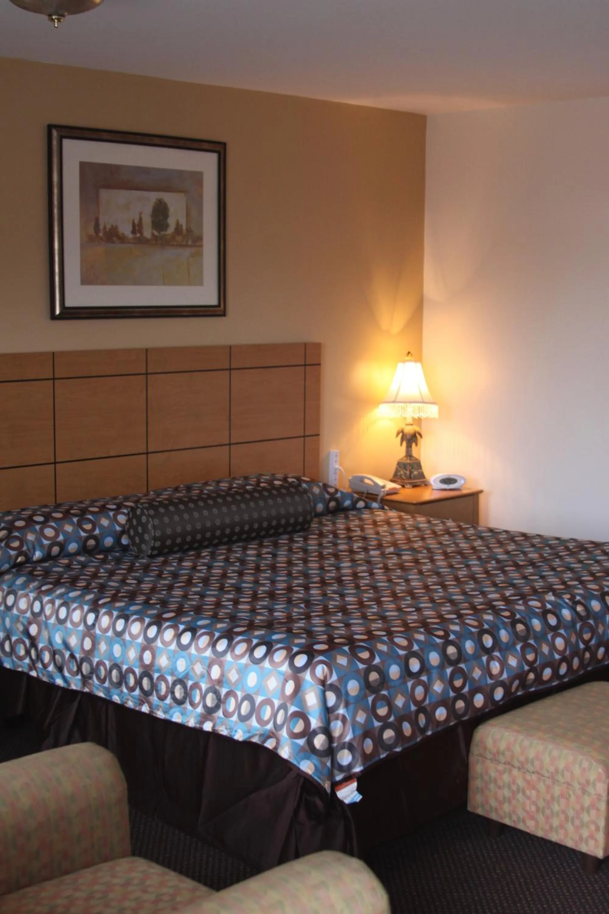 Bedroom, Bed in New Relax Inn Bridgeview