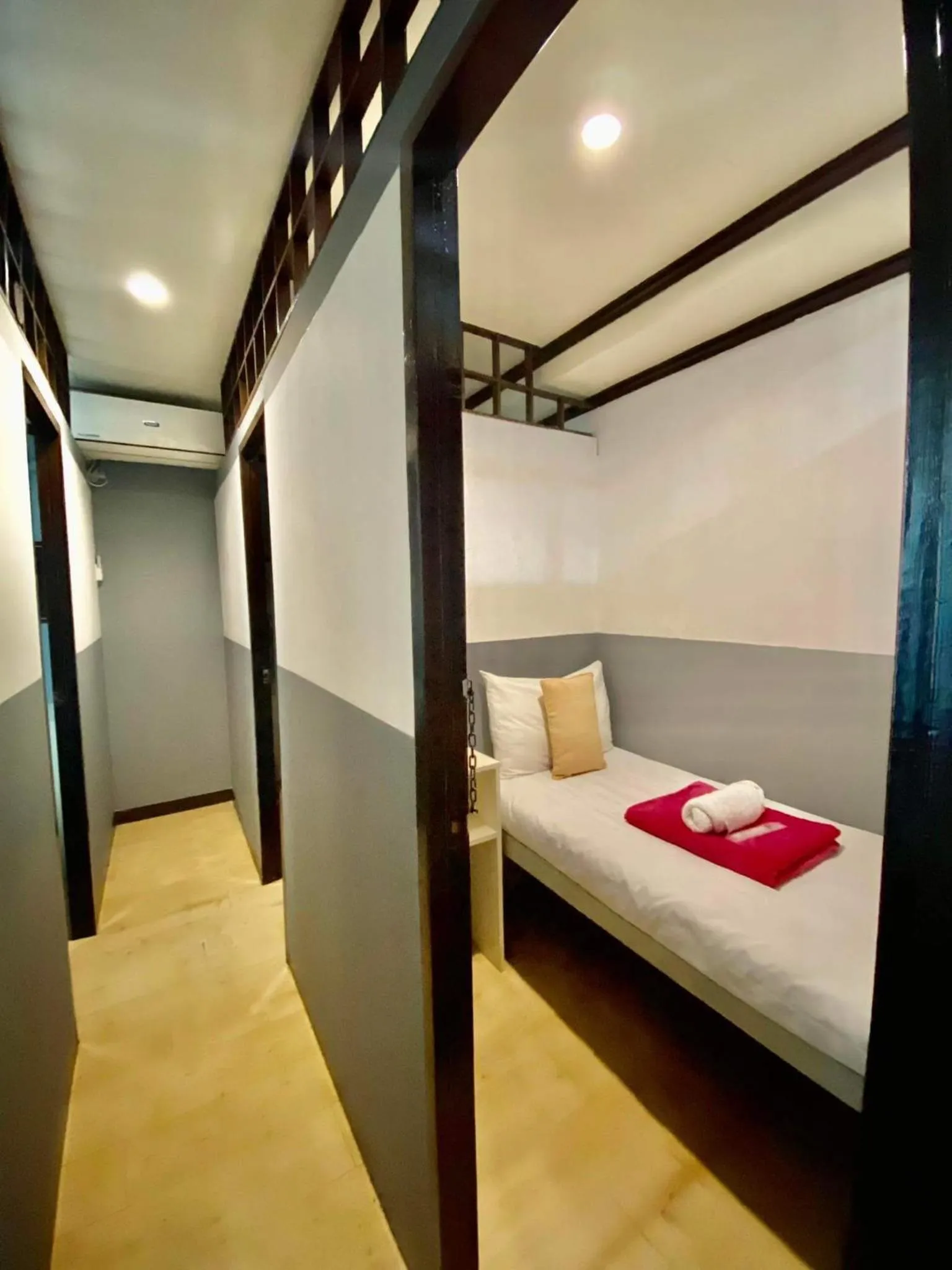 Bed in Amax Inn Makati