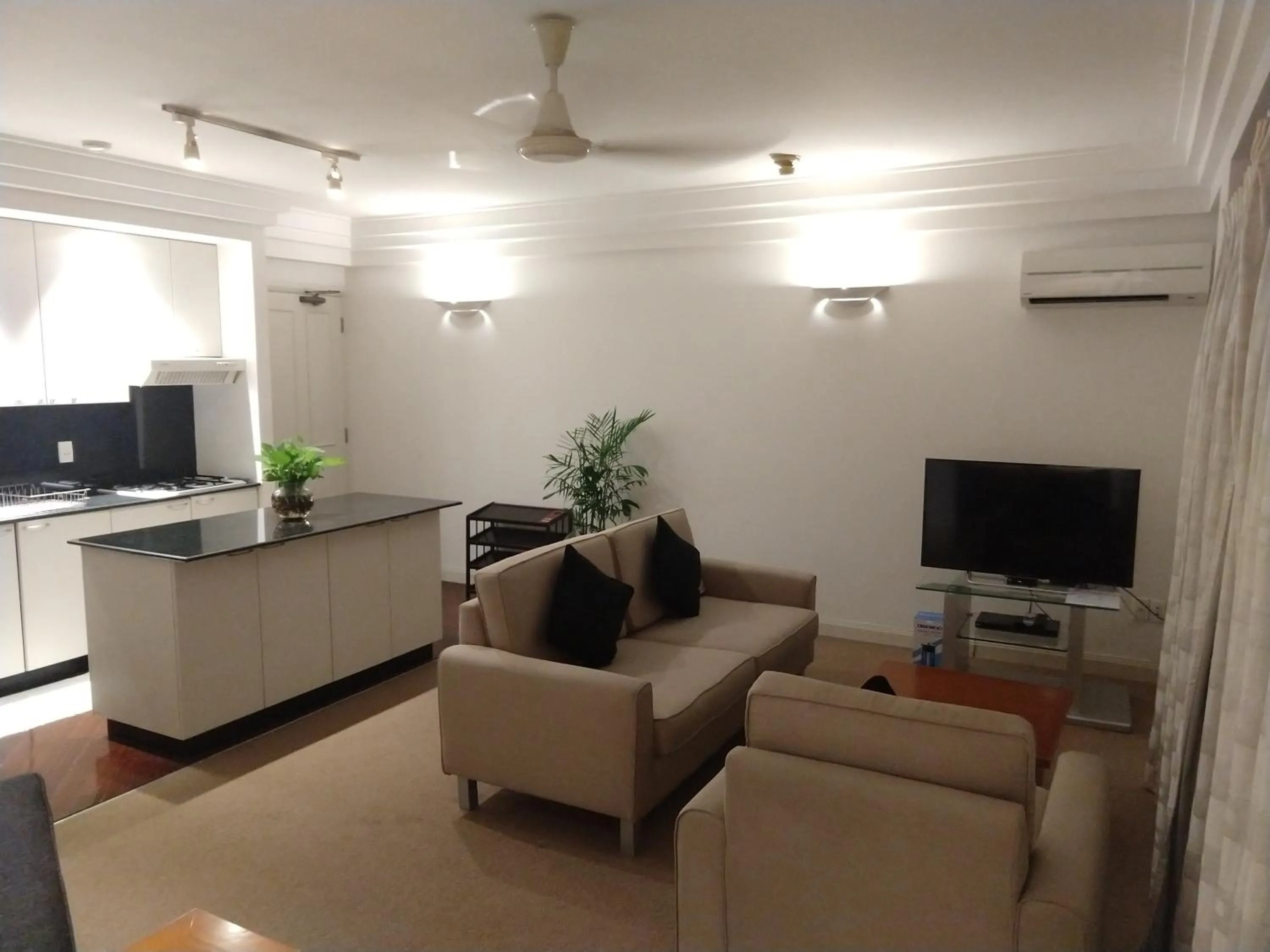Downtown Retro Serviced Apartment