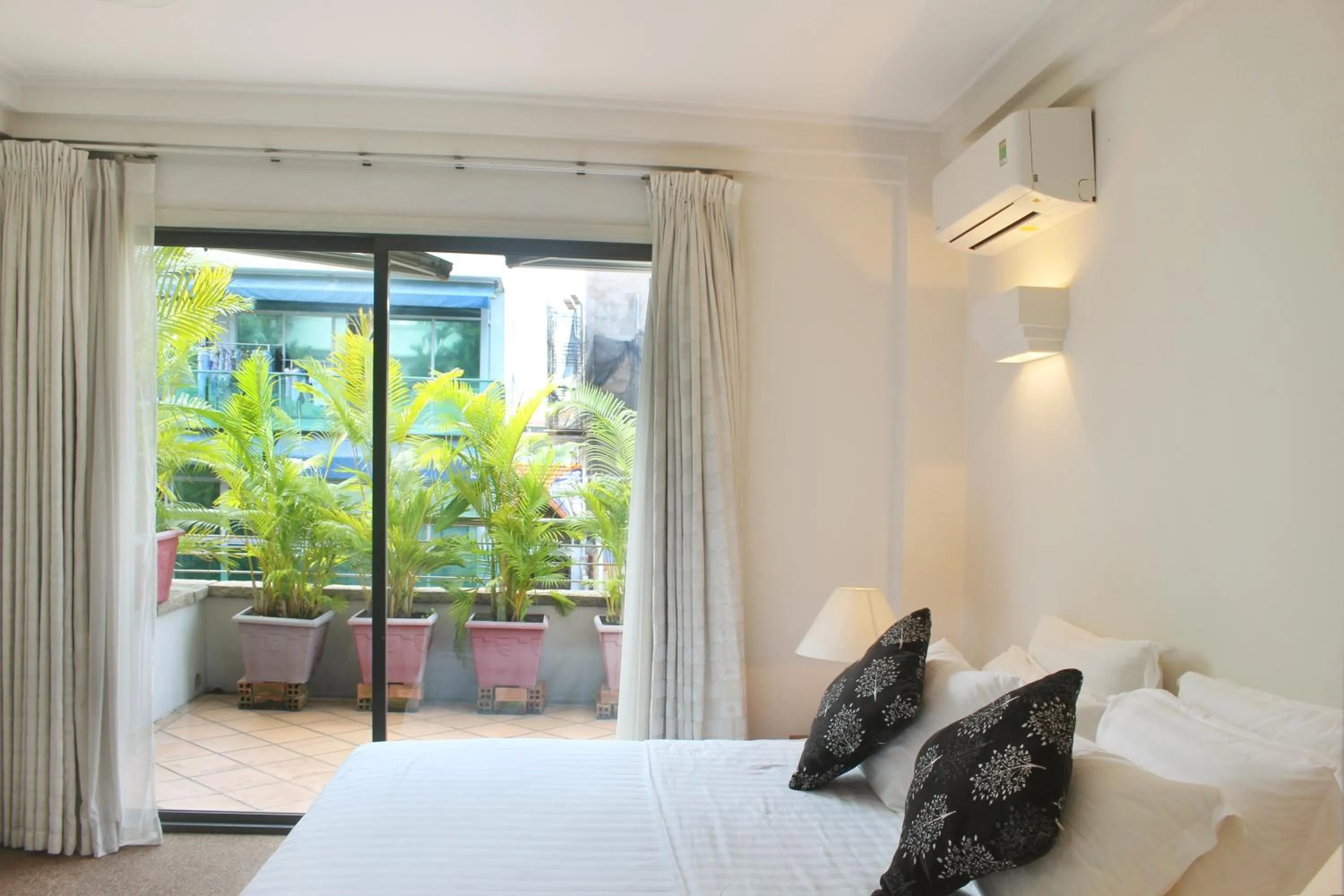 Bed in Downtown Retro Serviced Apartment