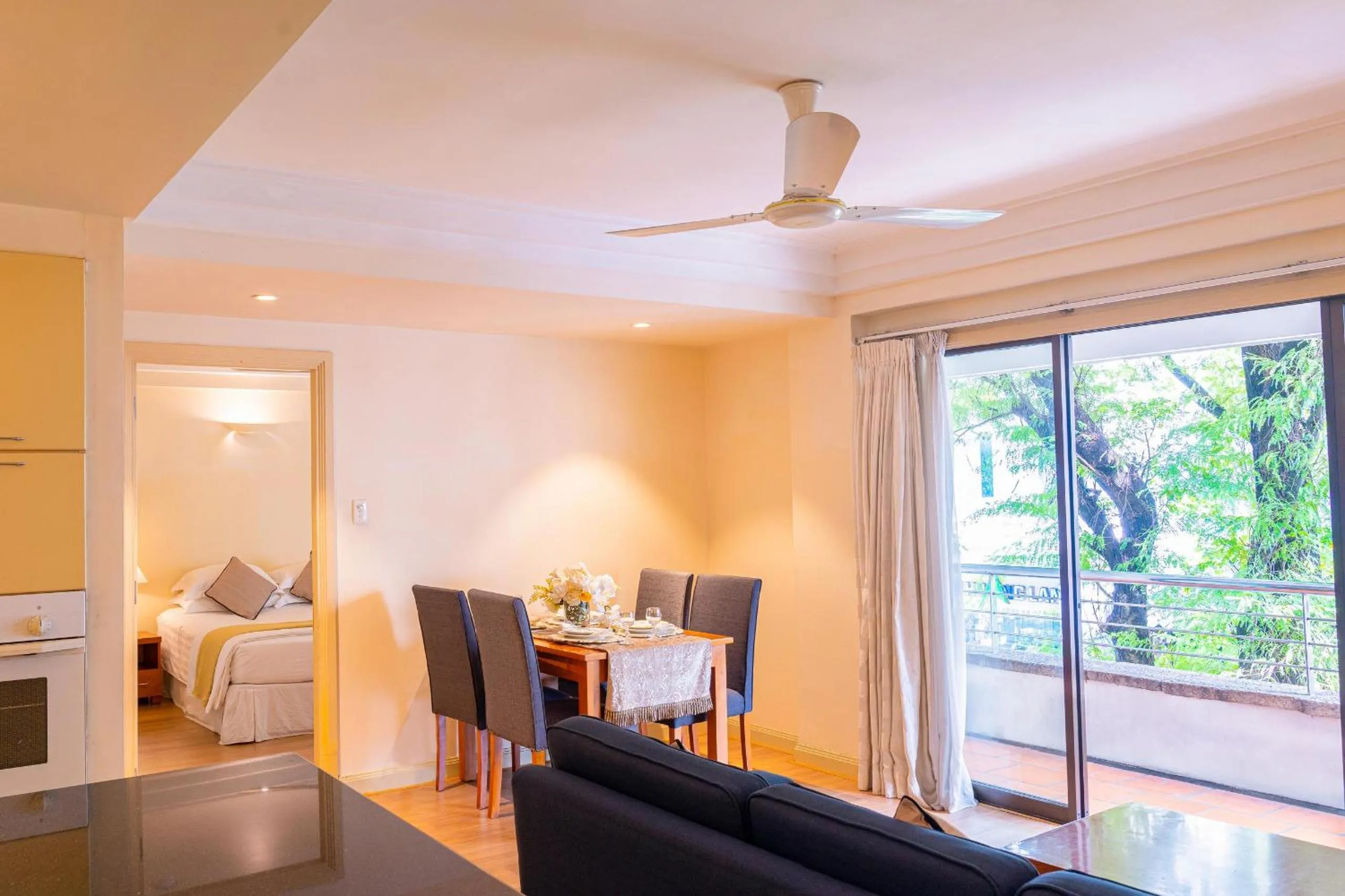 Downtown Retro Serviced Apartment