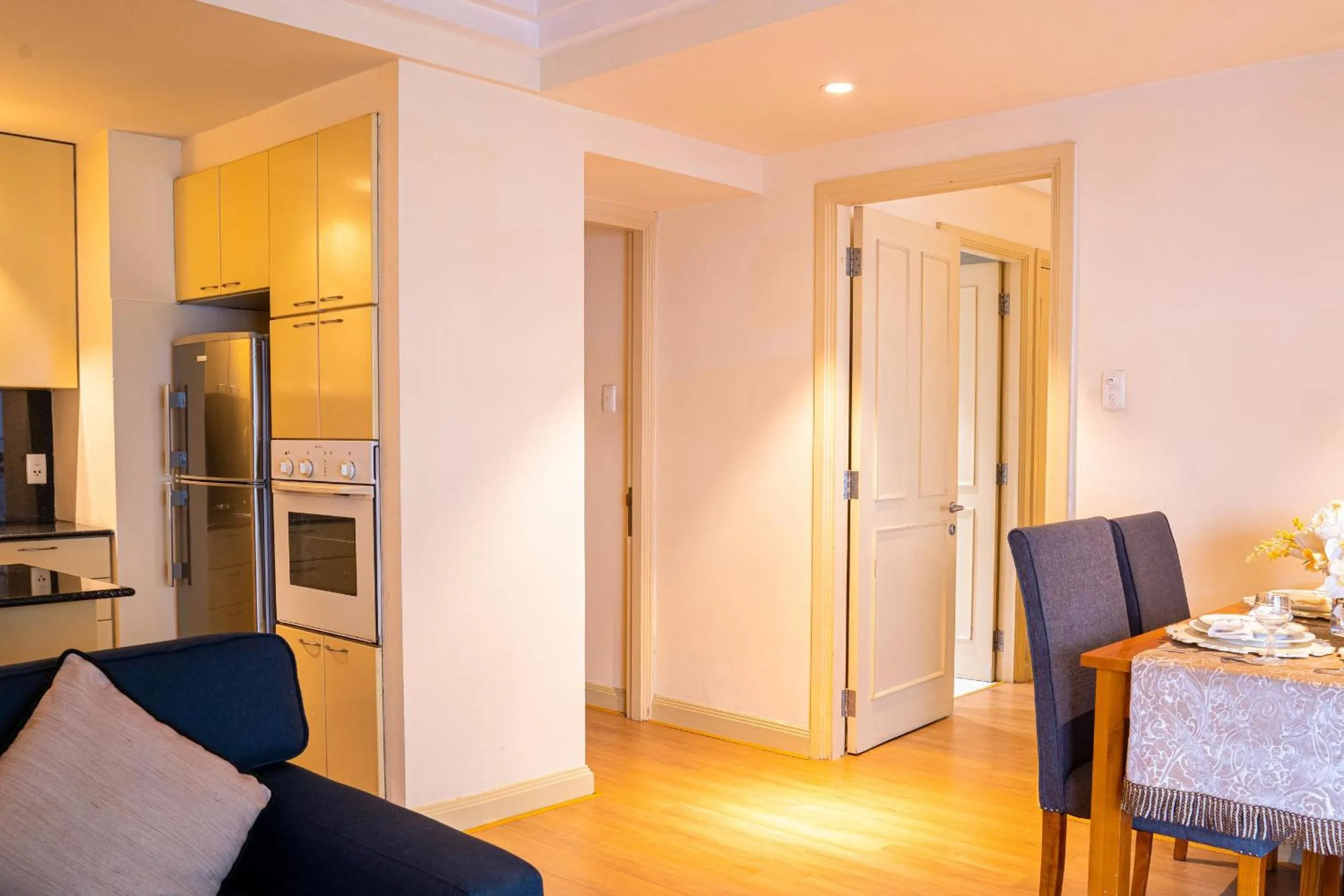 Downtown Retro Serviced Apartment