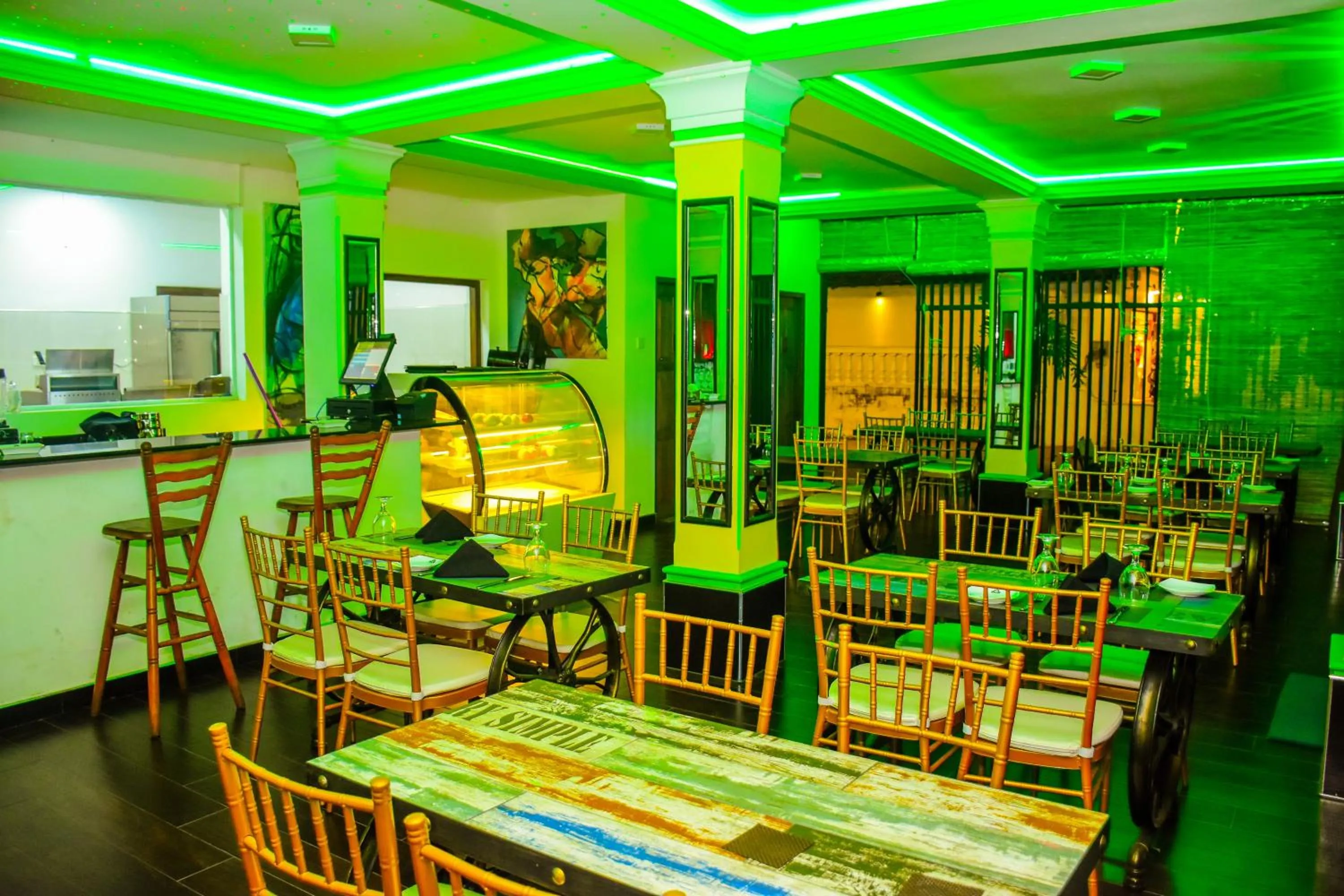 Food and drinks in Asian Grand Hotel