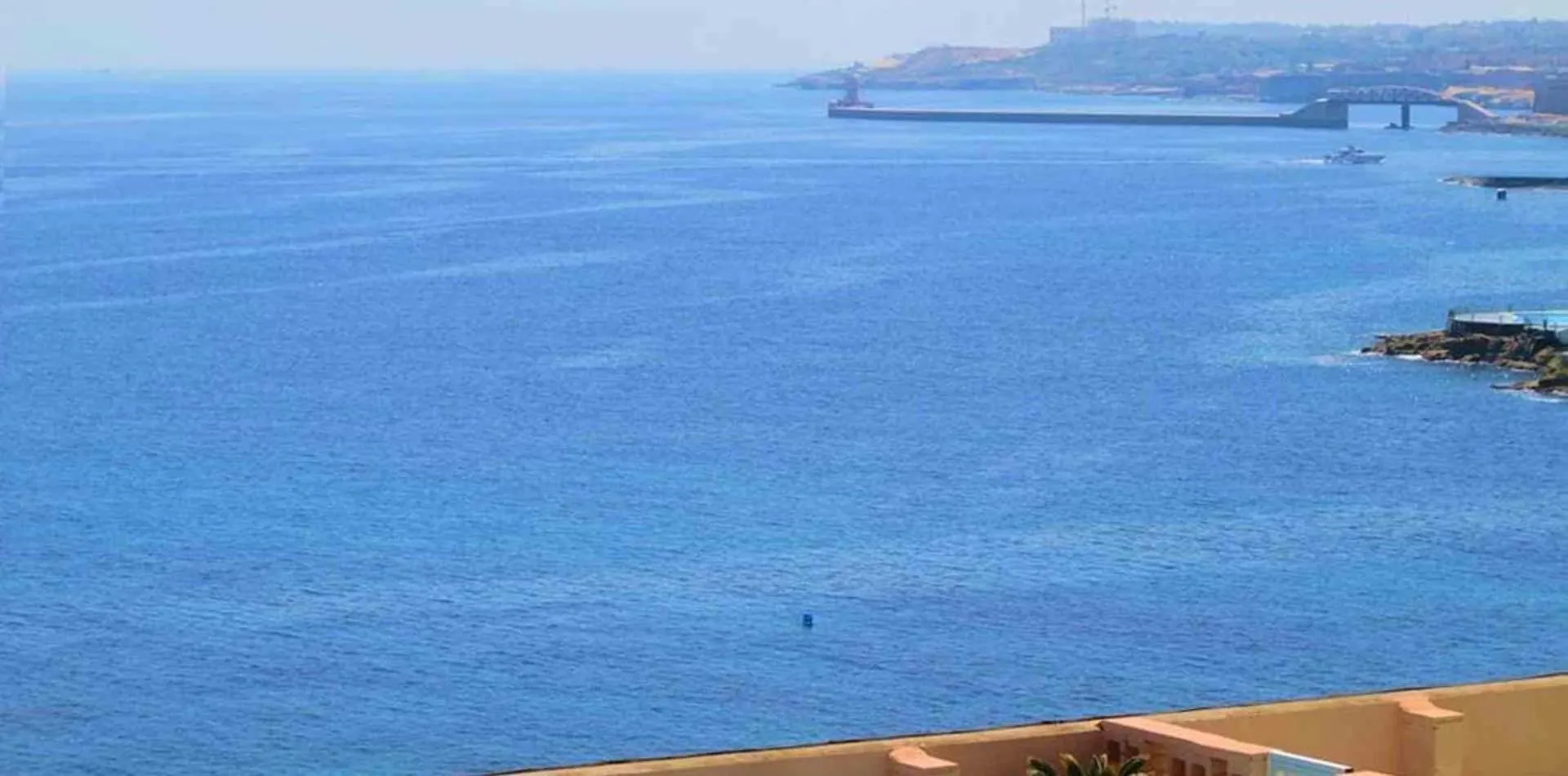 Restaurant/places to eat in Asian Grand Hotel