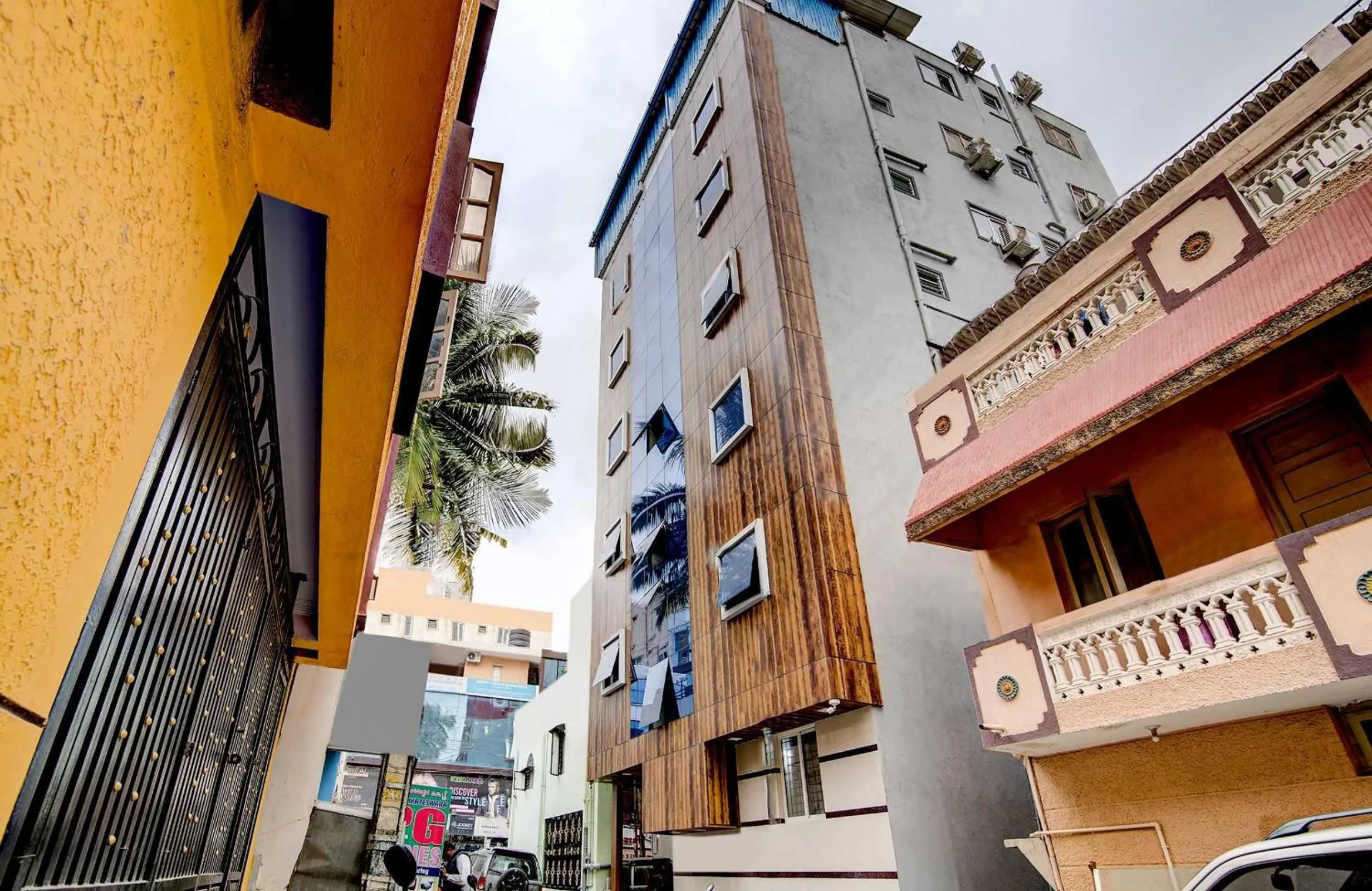 Facade/entrance in Hotel O Varcity Plaza