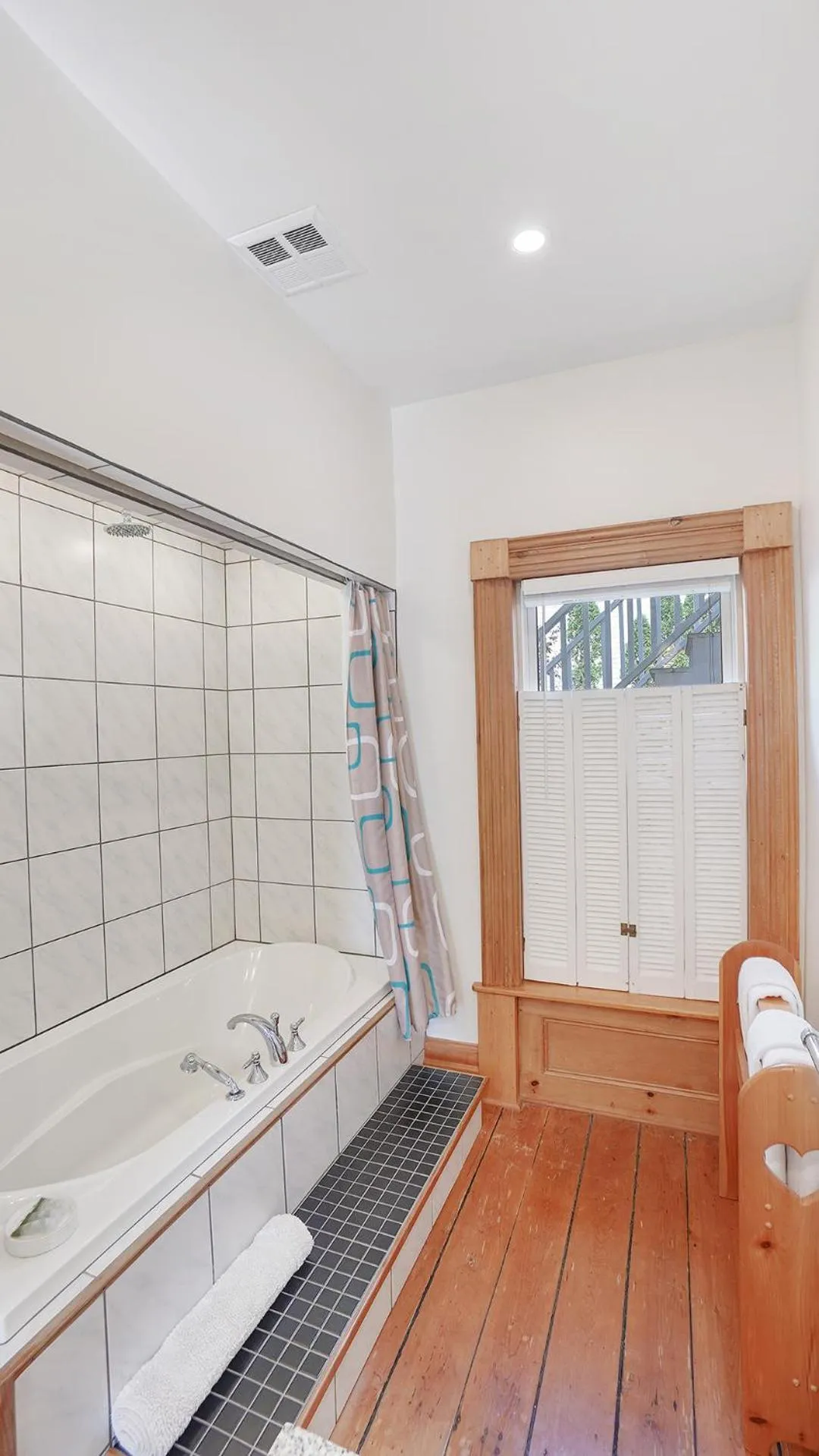 Bed in Sail Inn Lunenburg