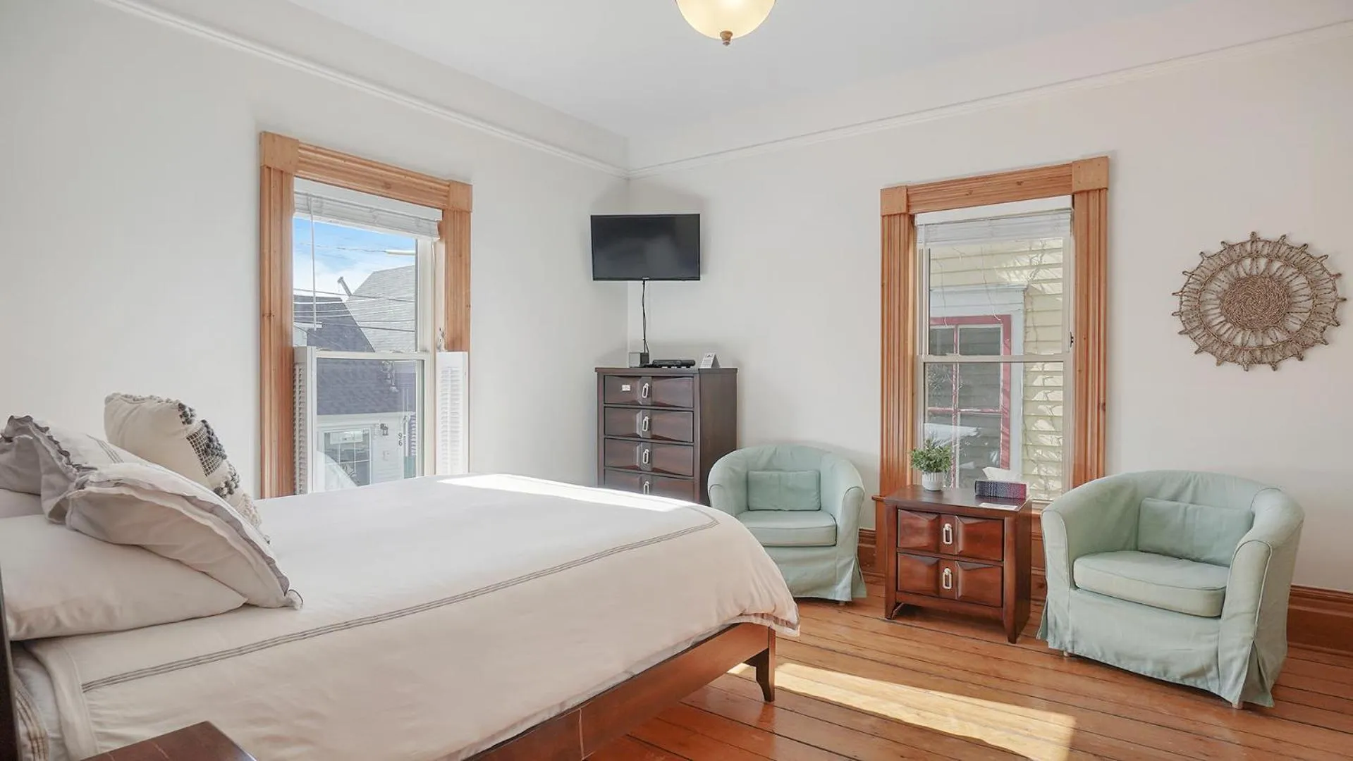 Bed in Sail Inn Lunenburg