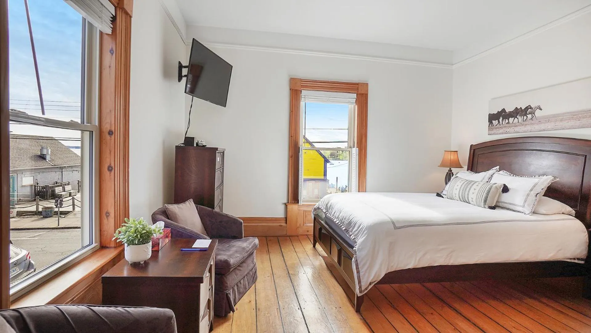 Bed in Sail Inn Lunenburg