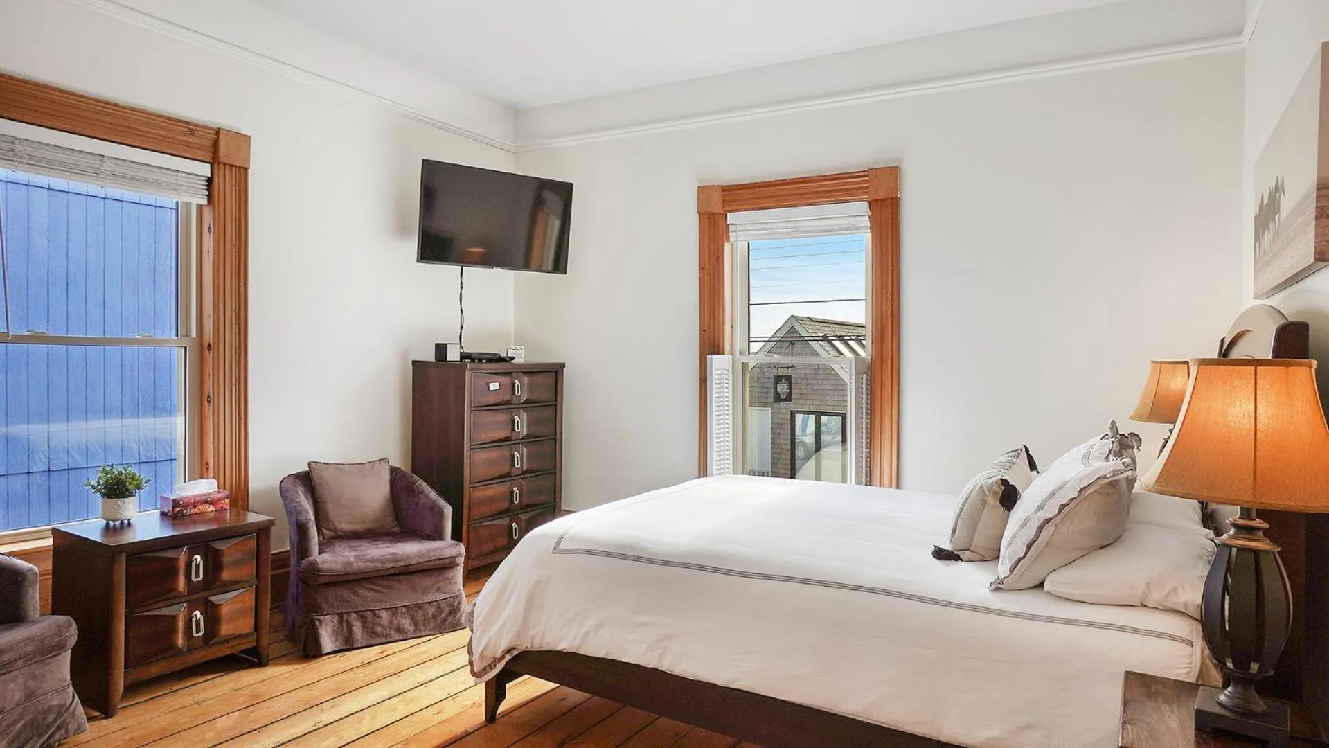 Bed in Sail Inn Lunenburg